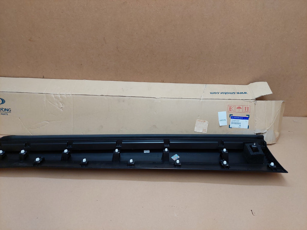 Ssangyong Front Left Door Moulding Trim 7955037002 Genuine NEW