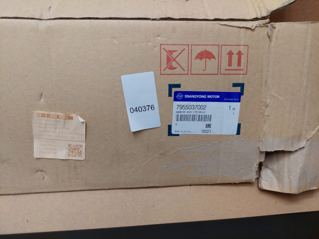 Ssangyong Front Left Door Moulding Trim 7955037002 Genuine NEW