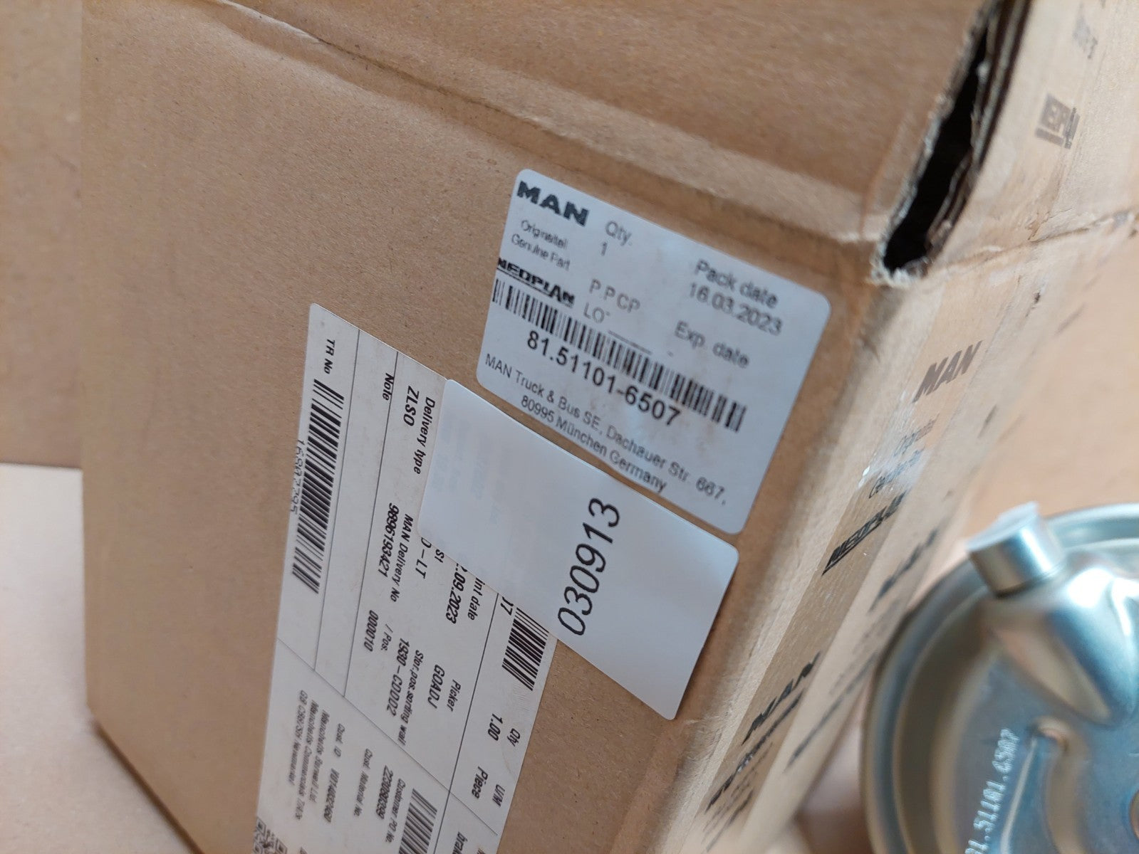 MAN Brake Cylinder  81.51101-6507 81511016507 Genuine NEW