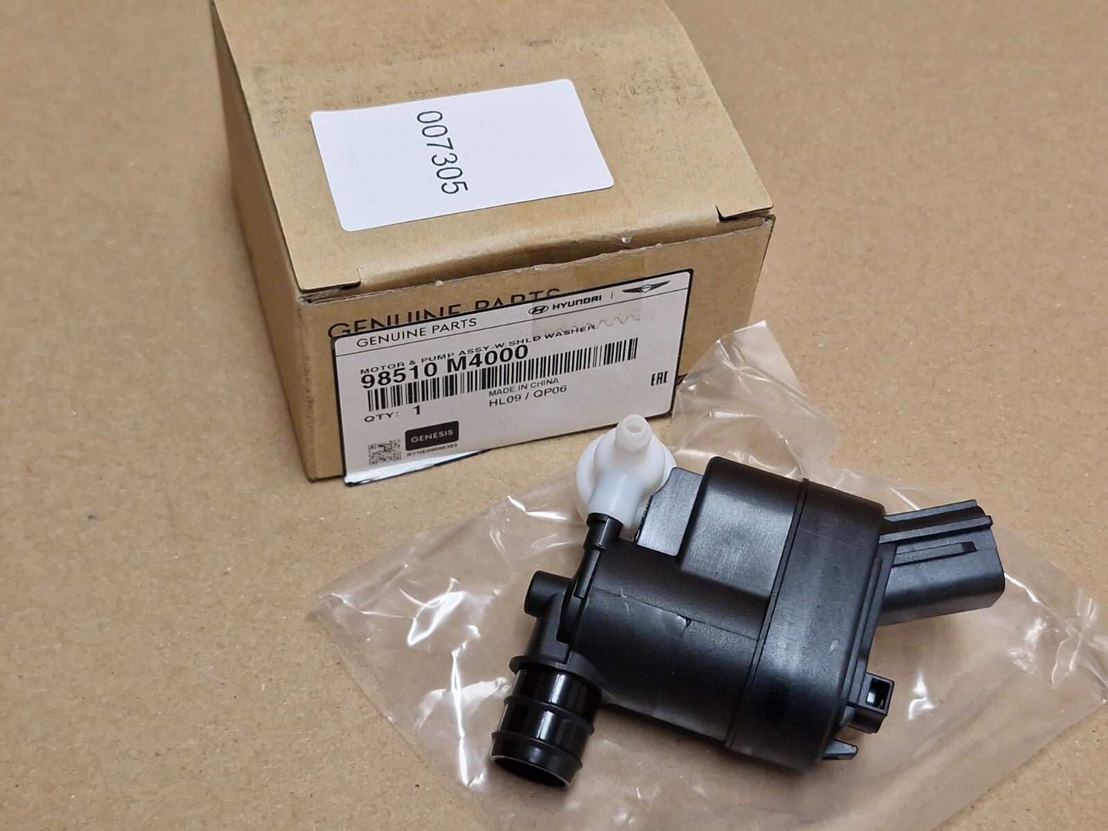 Hyundai i20 Washer Motor and Pump Mk3 2020-on 98510M4000  Genuine NEW OEM
