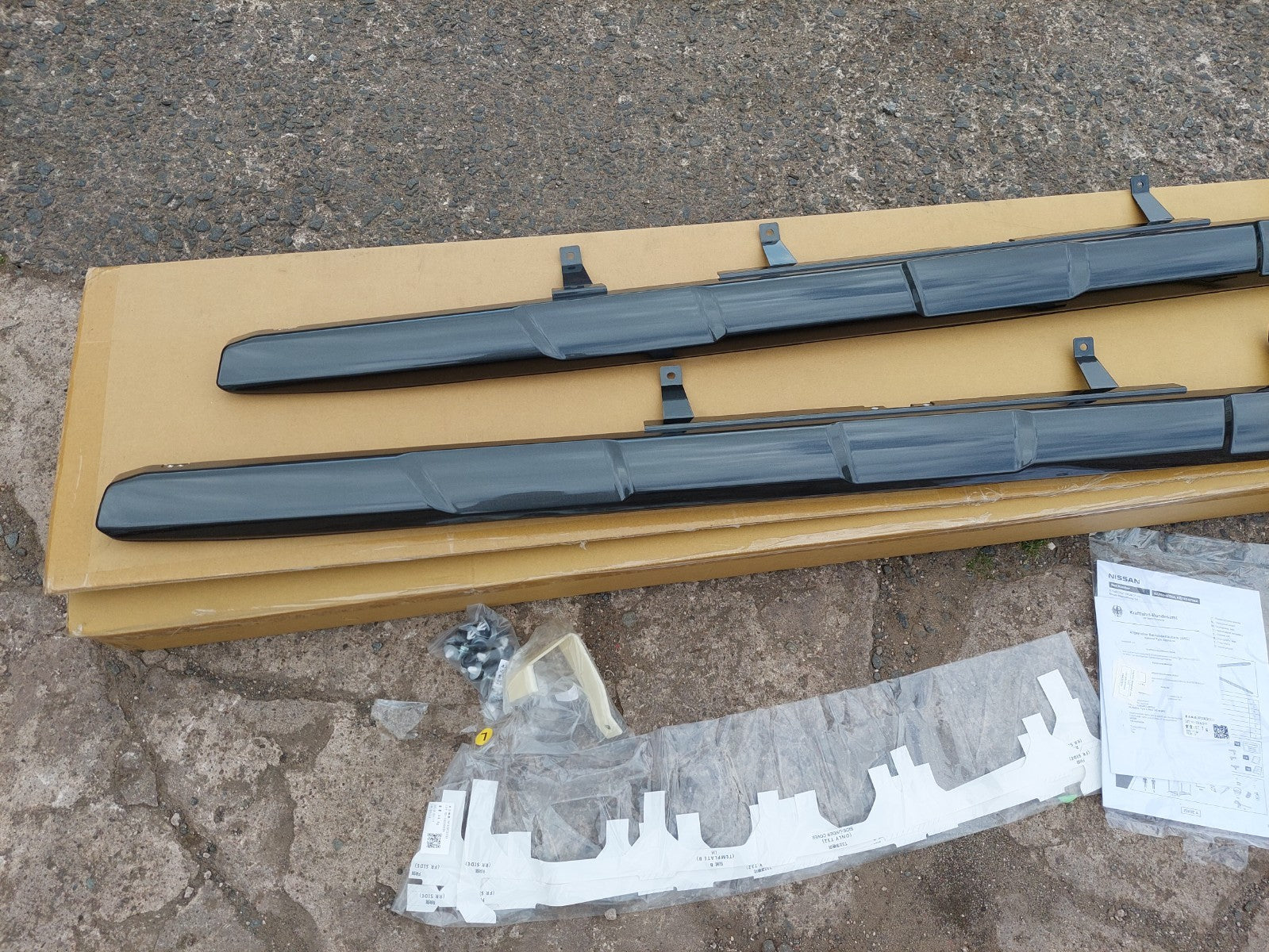 Nissan X-Trail T32 Lower Door Side Styling Plate Set 2017-on KE7606F05A Genuine