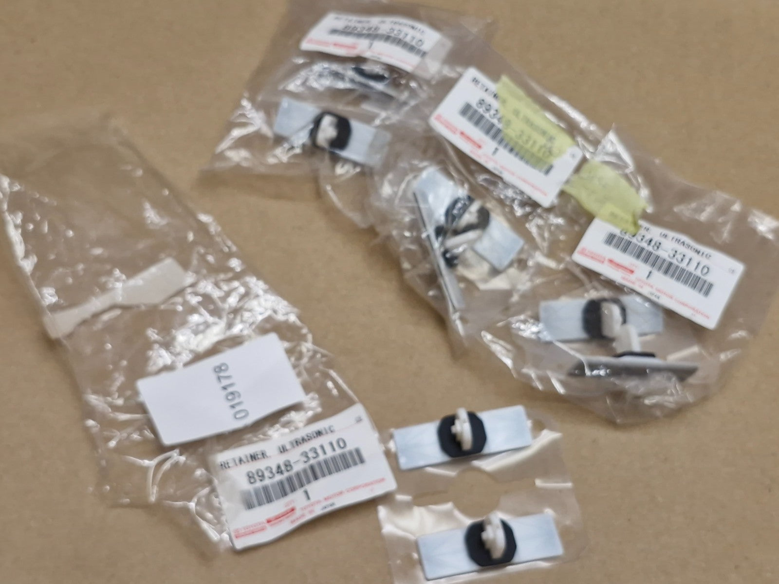 Lexus CT ES GS IS RC  Front Parking Sensor Retainer X4 Set 8934833110 Genuine