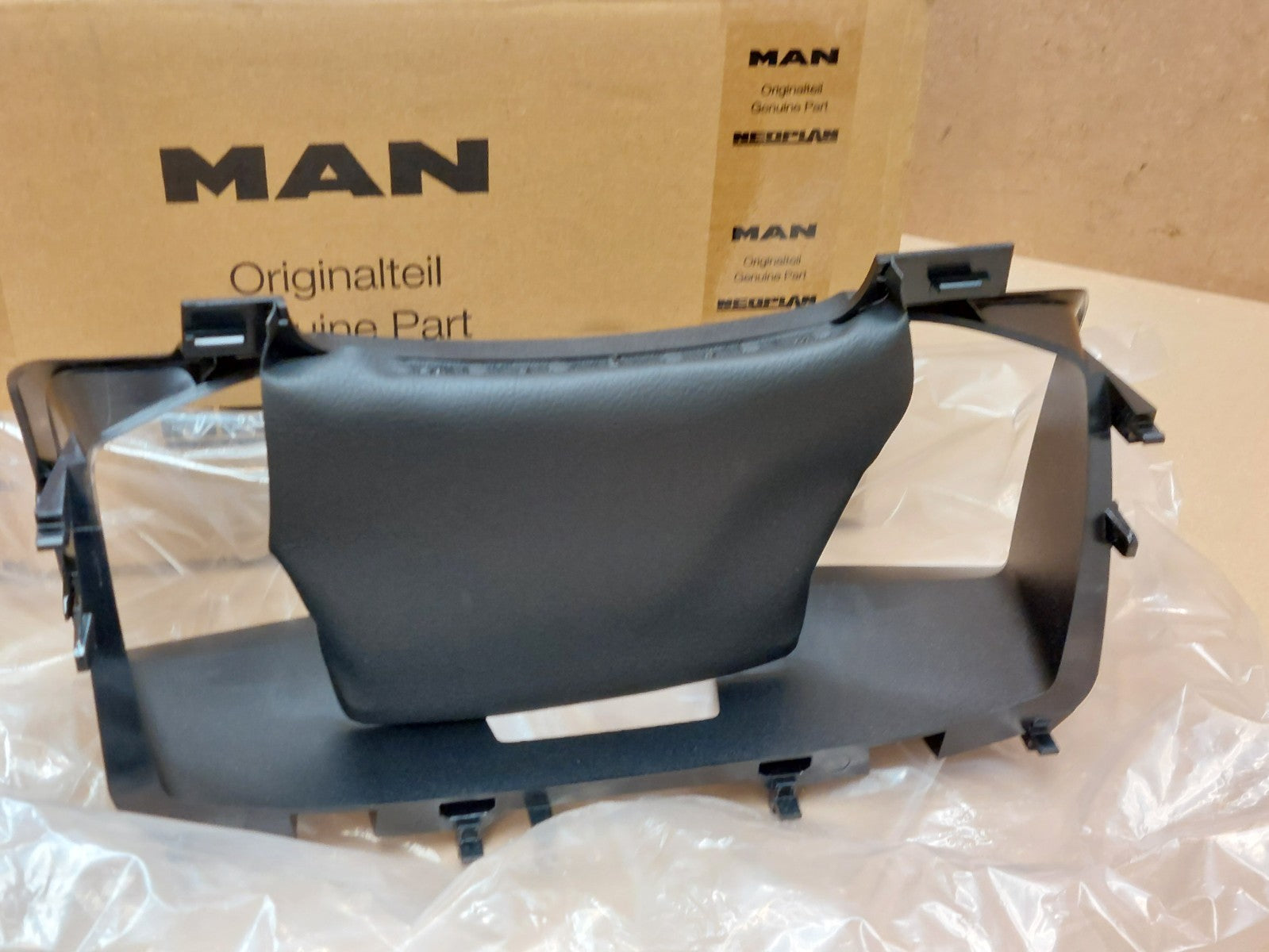 MAN Instrumentation  Trim  65.61701-6034 65617016034 Genuine NEW