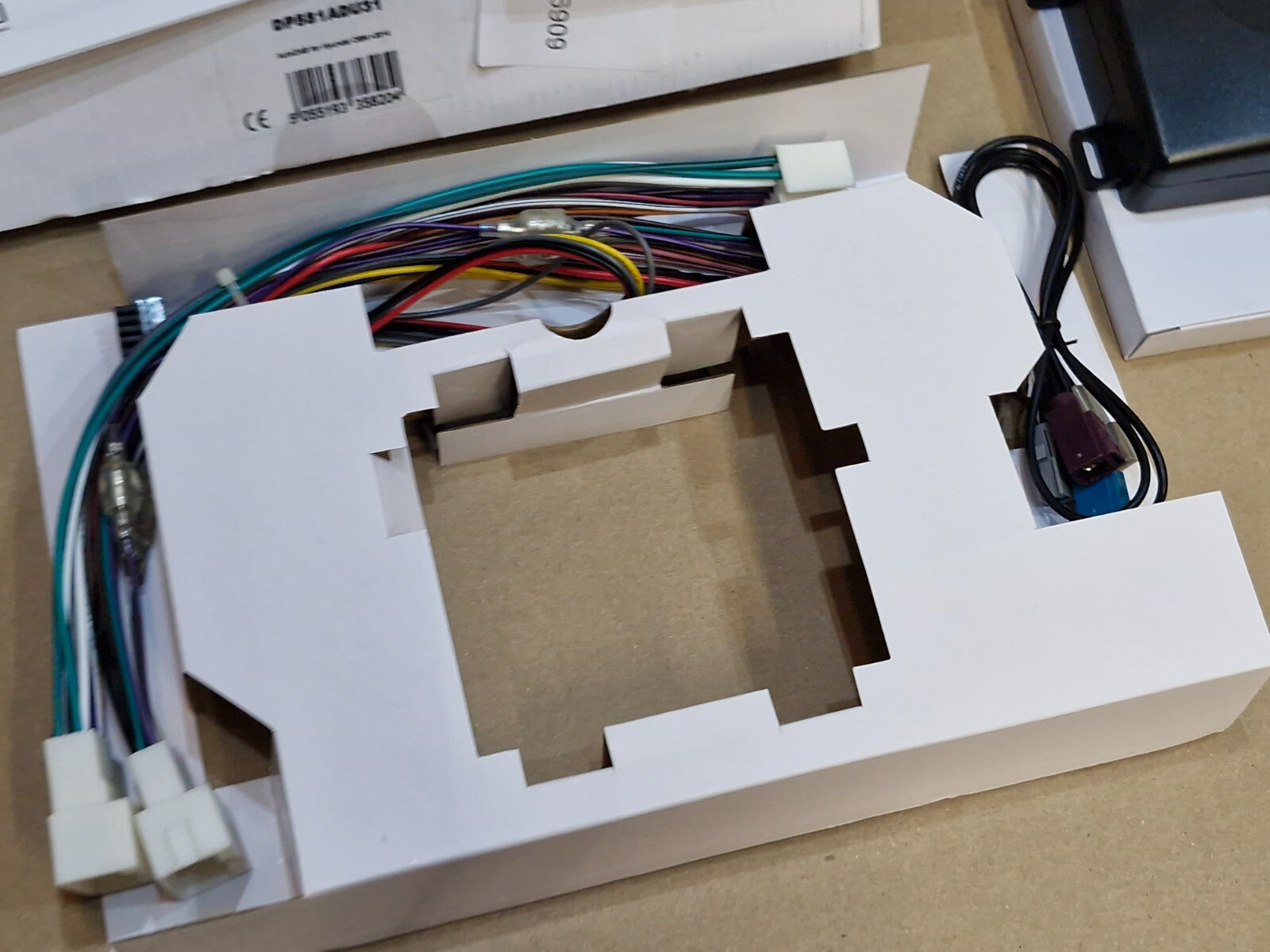 For Hyundai Santa Fe i30 i40 ix35 DAB radio Integration Kit DP581ADU31 NEW