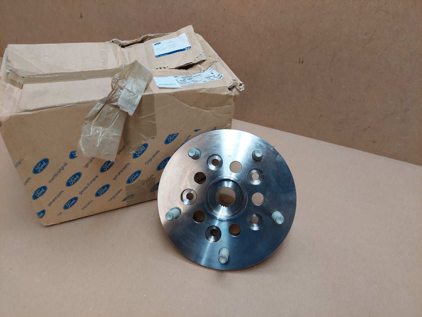 Ford Transit MK7 Front Wheel Hub 1458881 Genuine NEW Transit Tourneo