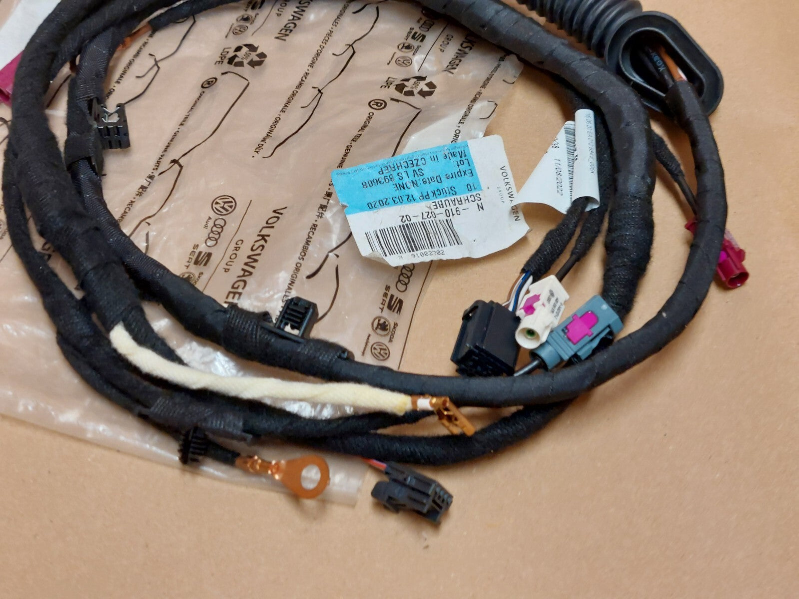 Seat Arona KJ Rear Right Upper Tailgate Wiring Cable 6F9971147B Genuine NEW