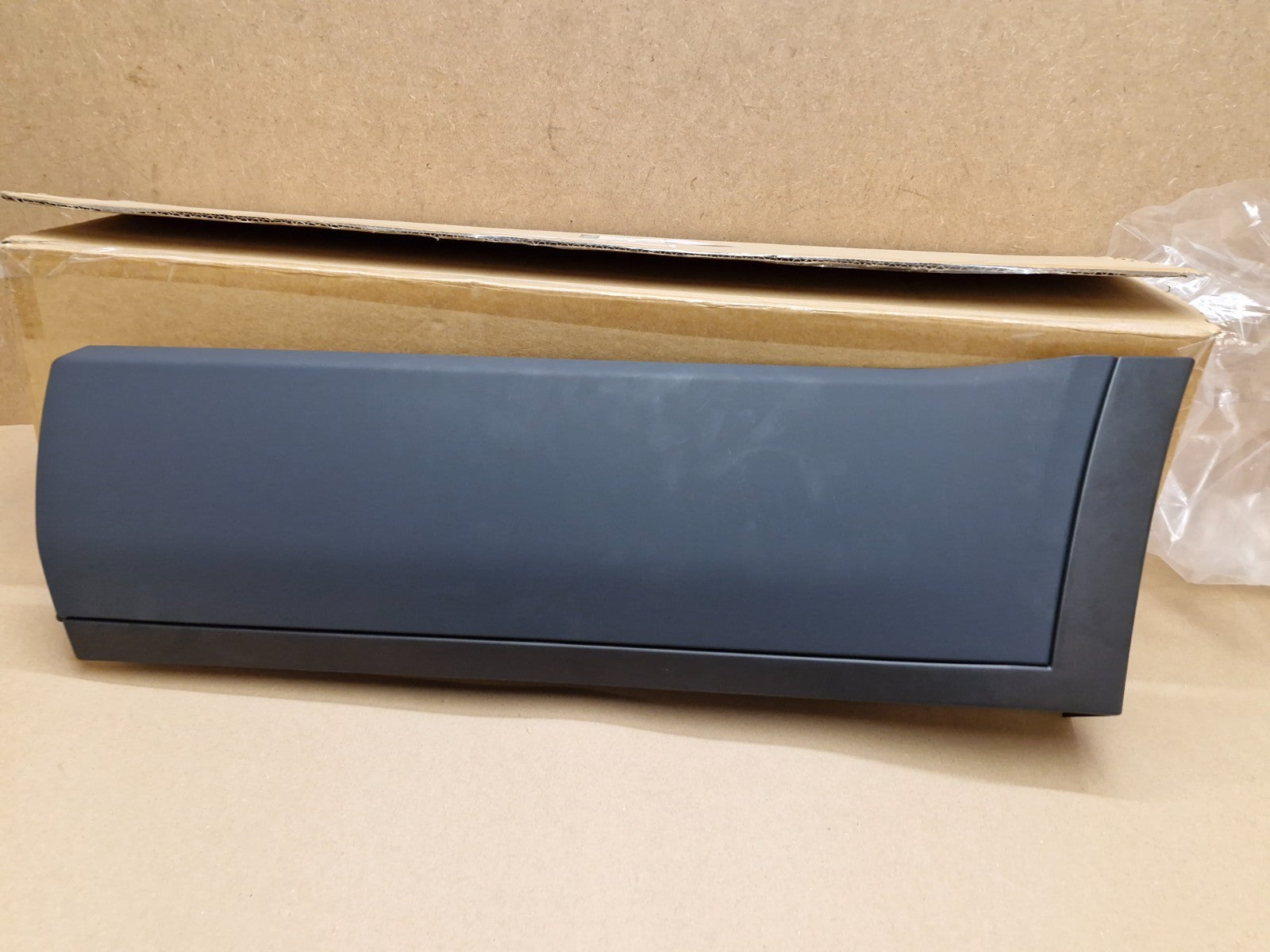 Range Rover Evoque L538 Rear Left Door Lower Moulding 12-18 LR044671 GENUINE