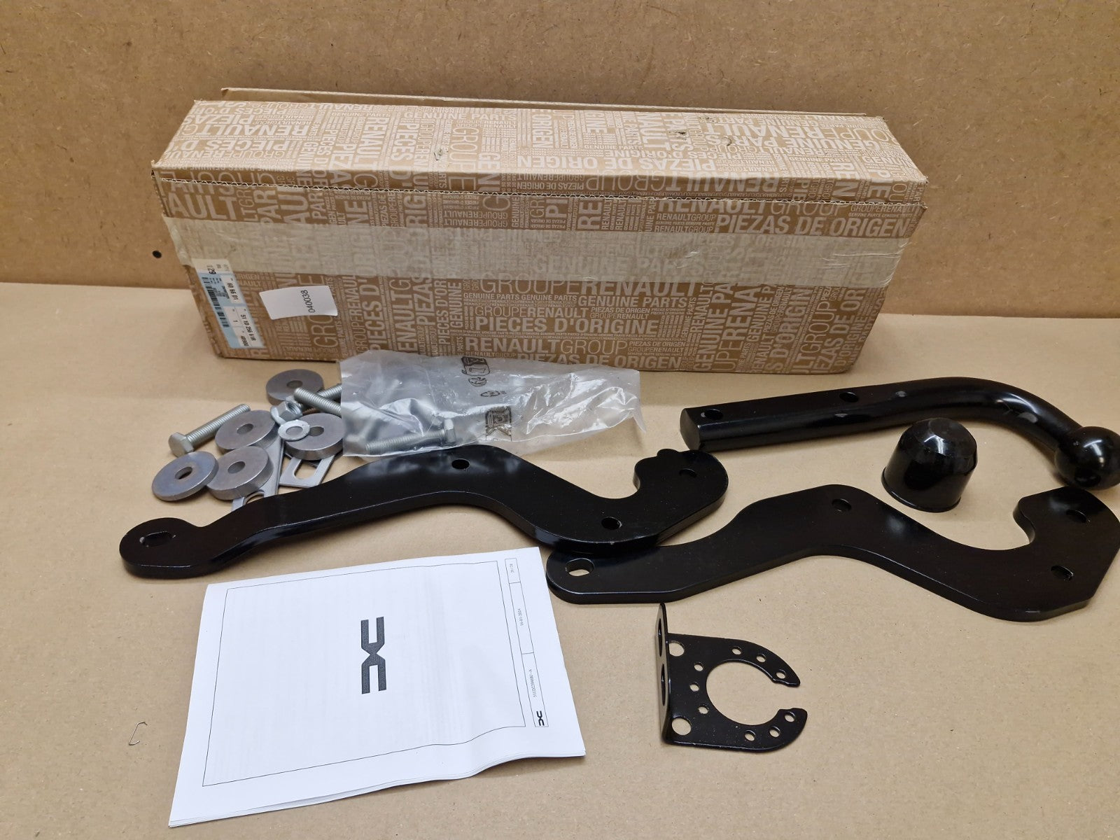 Dacia Genuine Swan Neck Hitch Screw Kit Tow Bar Trailer Coupling Duster MK3