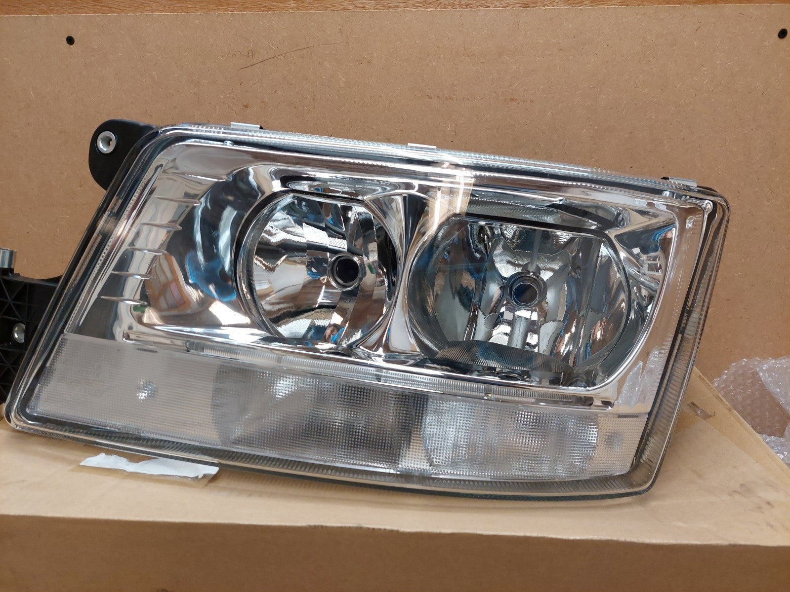 For MAN TGS TGX Left Electric Headlight KLTF1512 NEW 81251016507  81251016667