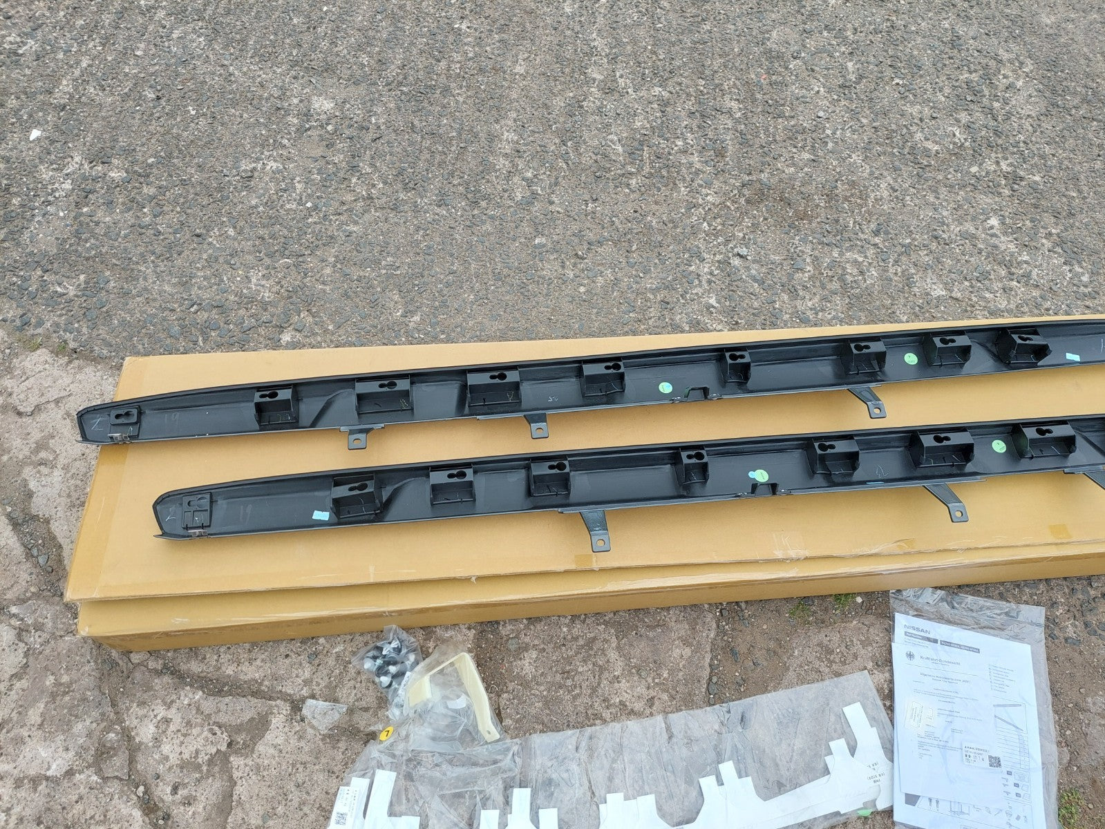 Nissan X-Trail T32 Lower Door Side Styling Plate Set 2017-on KE7606F05A Genuine