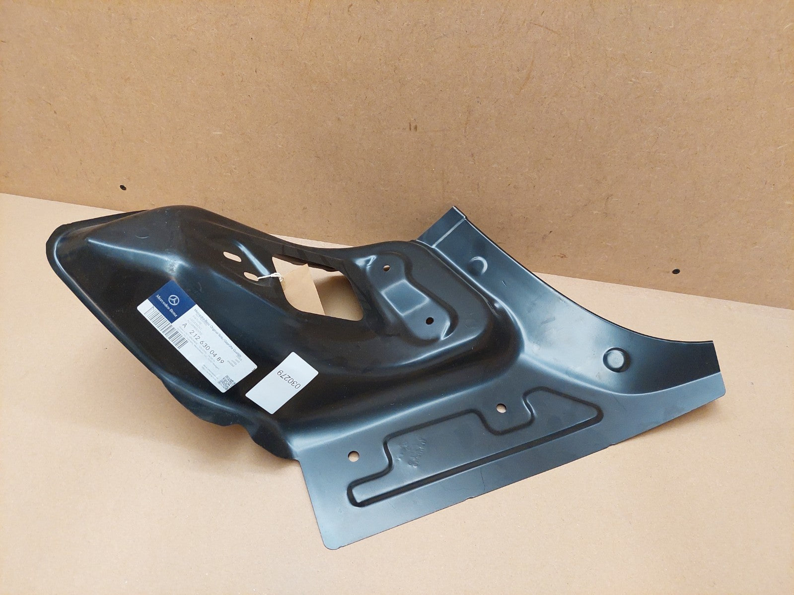 MERCEDES-BENZ E W212 Rear Right Tail Lamp Mount A2126300489 NEW GENUINE