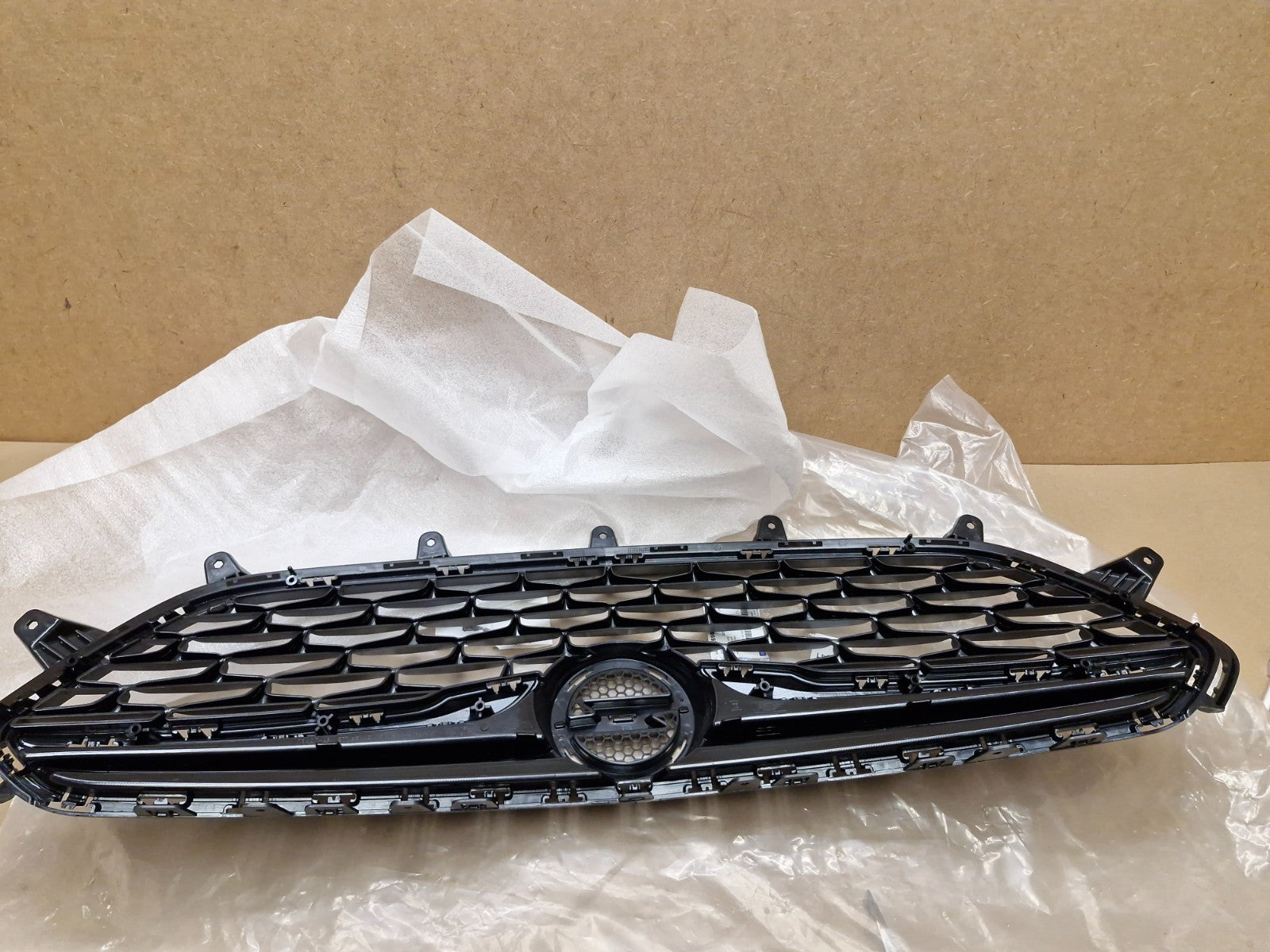 Vauxhall Mokka X Mk2 Front Radiator Grille Black 2016-2019 42698086 Genuine NEW