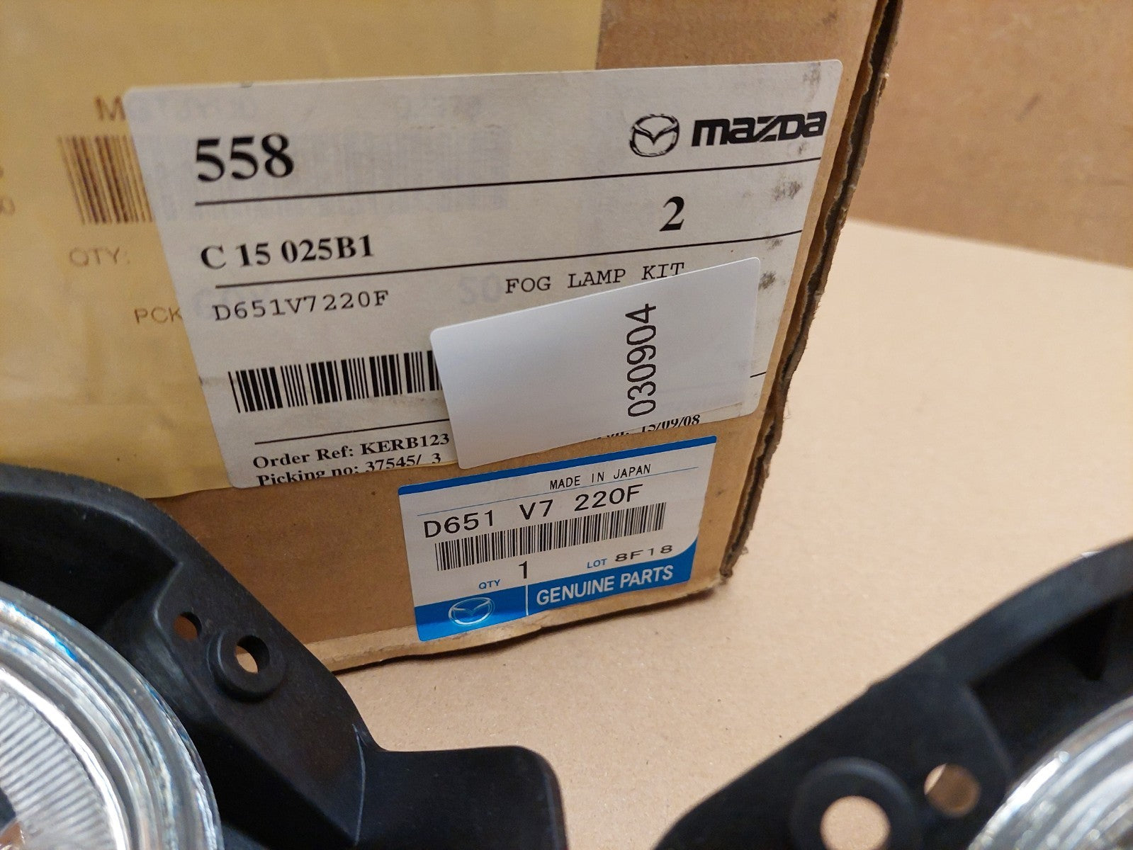 Mazda 2 Fog Lamp Kit Right Left D651-V7-220F D651V7220F Genuine NEW