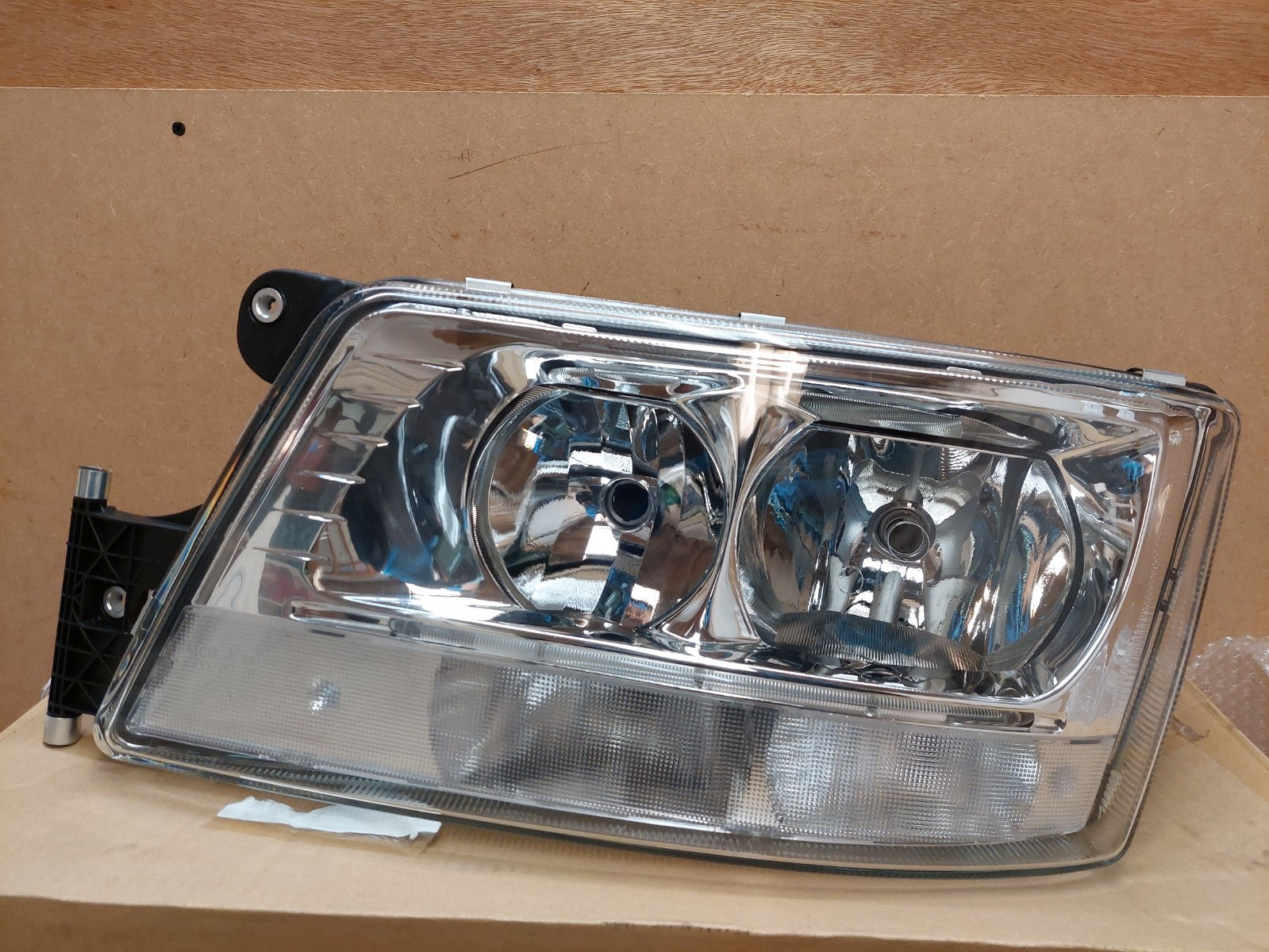 For MAN TGS TGX Left Electric Headlight KLTF1512 NEW 81251016507  81251016667