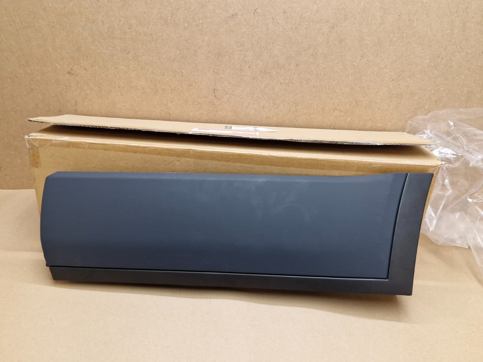 Range Rover Evoque L538 Rear Left Door Lower Moulding 12-18 LR044671 GENUINE