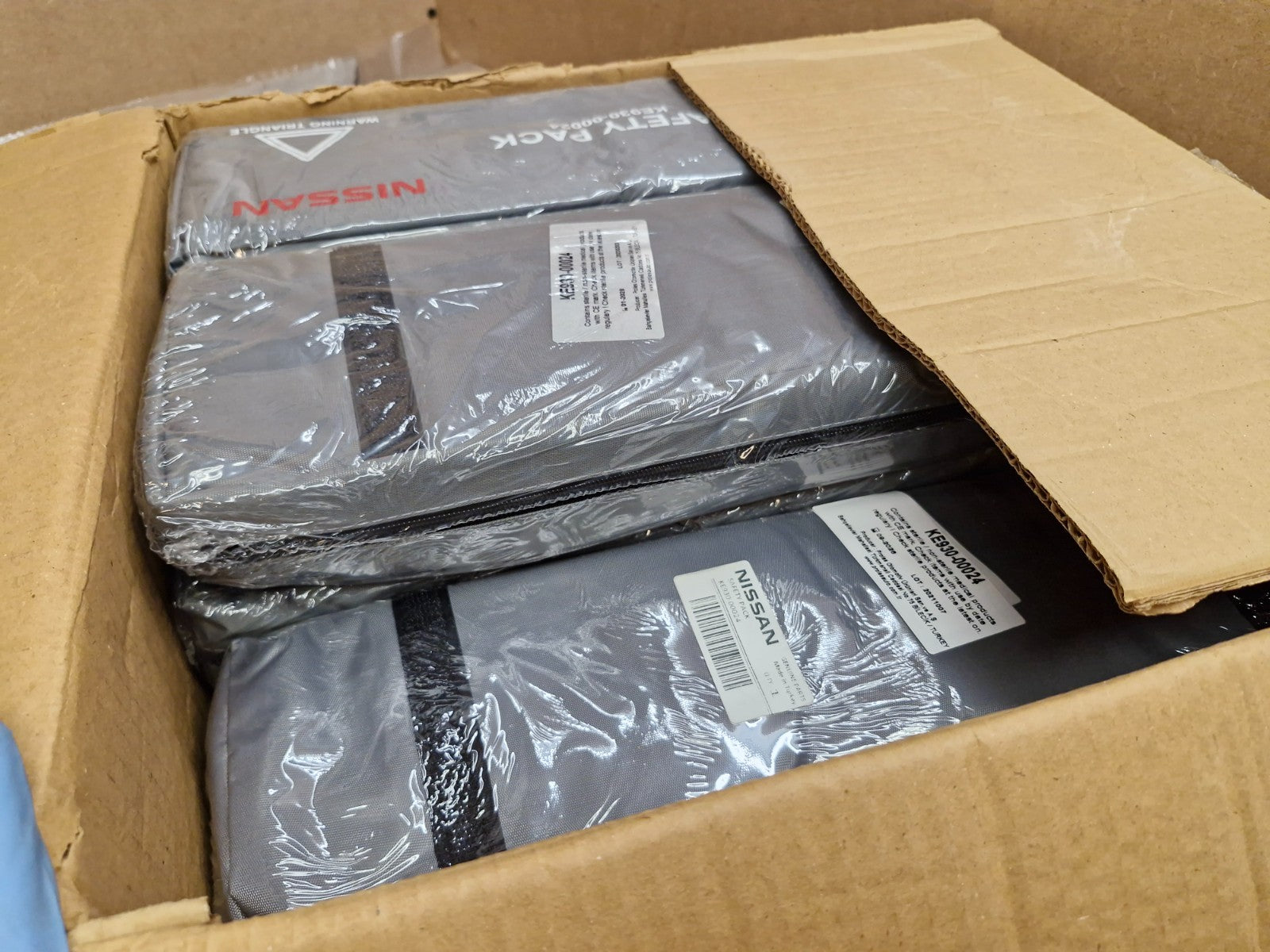 Nissan Warning Triangle First Aid Safety Pack X12  KE93000024 Genuine Bulk NEW