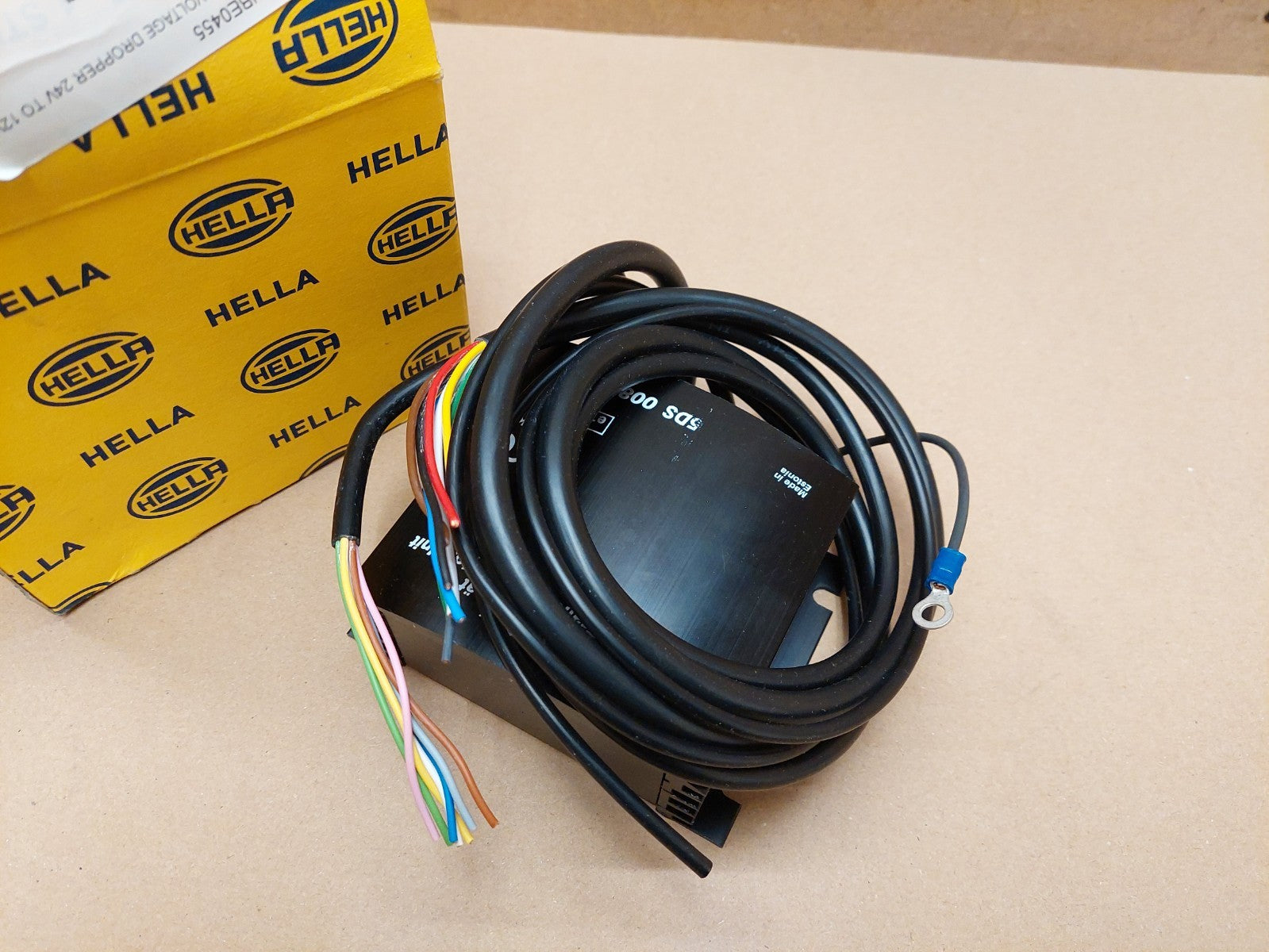 Hella 5DS 008 125-001 Voltage Transformer 24v-12v 5DS008125001 Genuine NEW