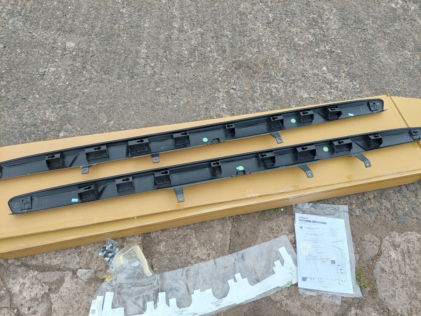 Nissan X-Trail T32 Lower Door Side Styling Plate Set 2017-on KE7606F05A Genuine