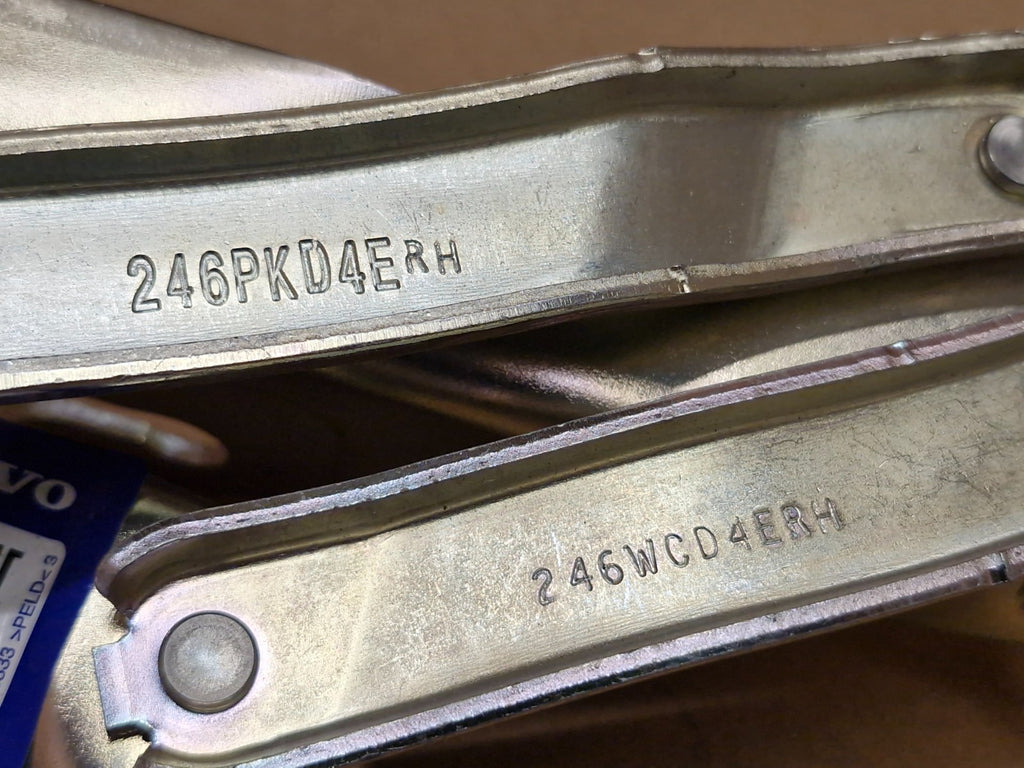 Volvo XC40 Recharge XC40 Front Right Side Bonnet Hinge 19-25 31356753 Genuine