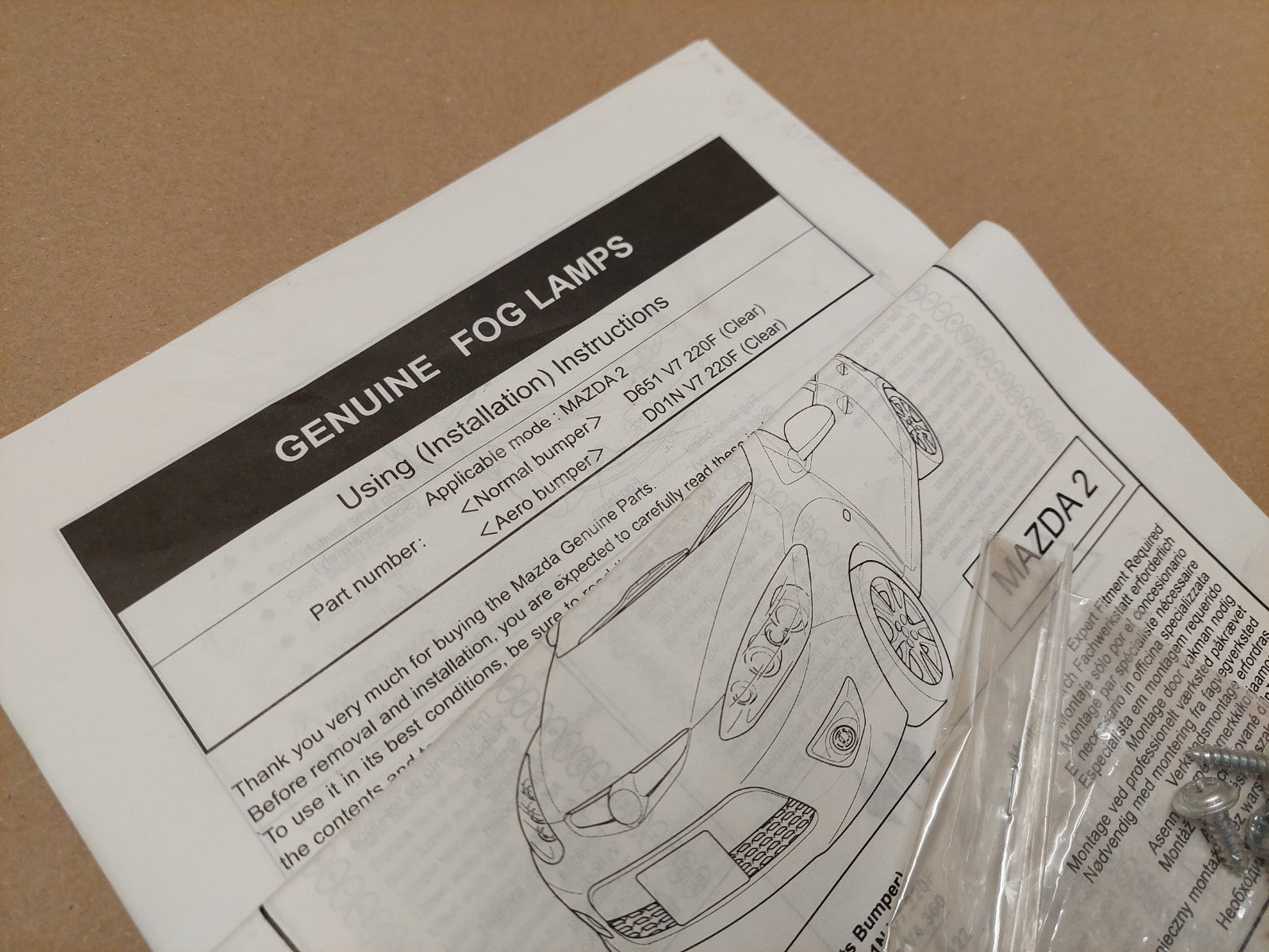 Mazda 2 Fog Lamp Kit Right Left D651-V7-220F D651V7220F Genuine NEW