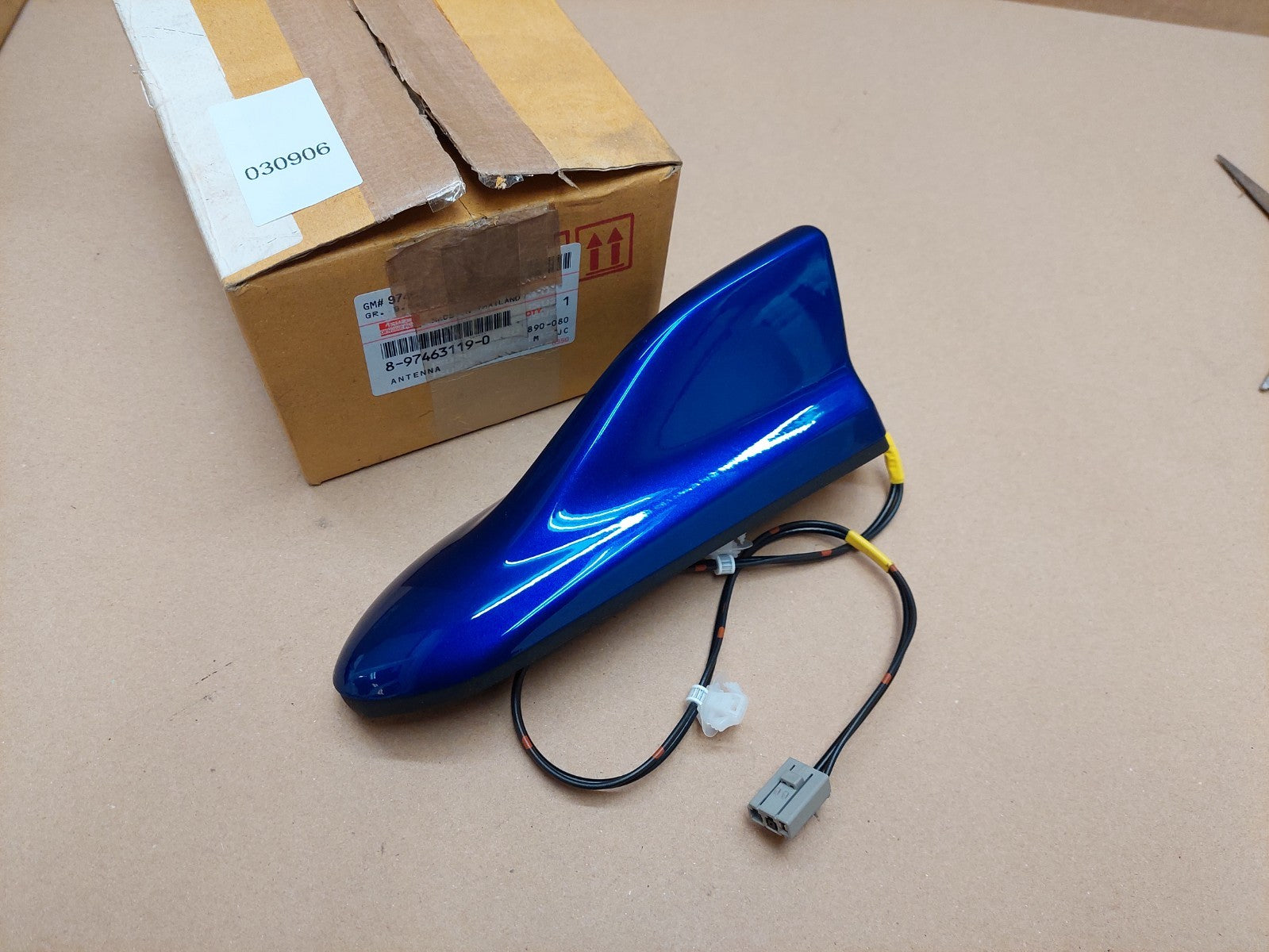 Isuzu Shark Fin Antenna Blue 8974631190 Genuine 8-97463119-0
