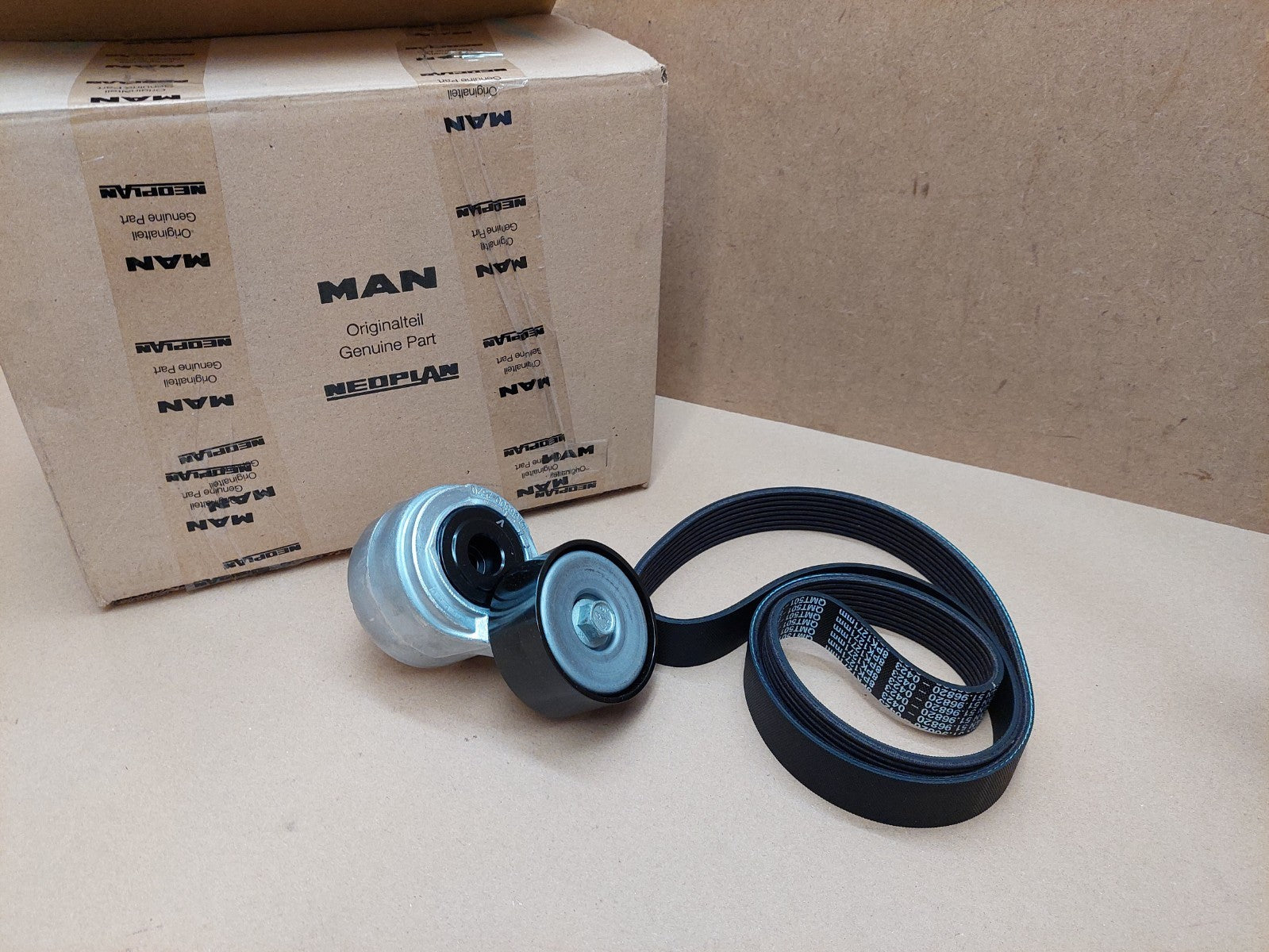 MAN Belt Tensioner Kit 51958006178 51.95800-6178 Genuine NEW