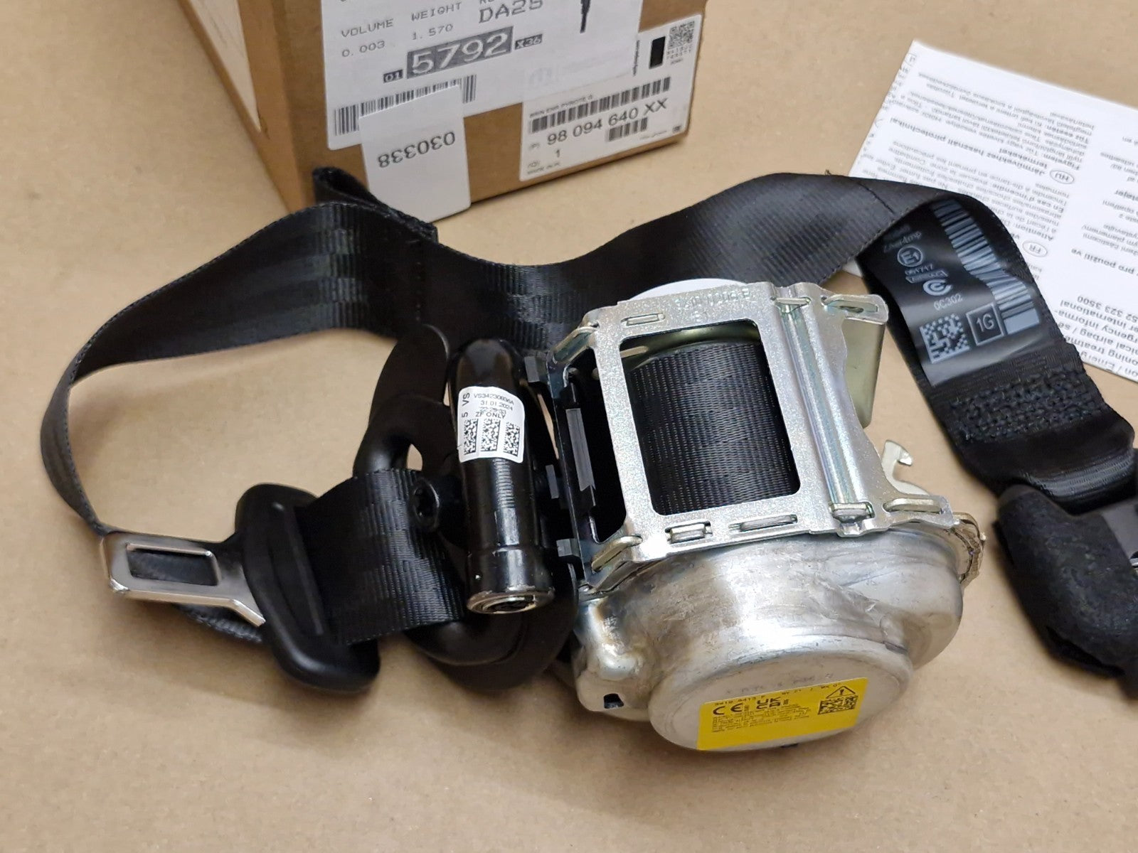 Vauxhall Grandland X Peugeot 3008 5008 Front Left Seatbelt 98094640XX Genuine