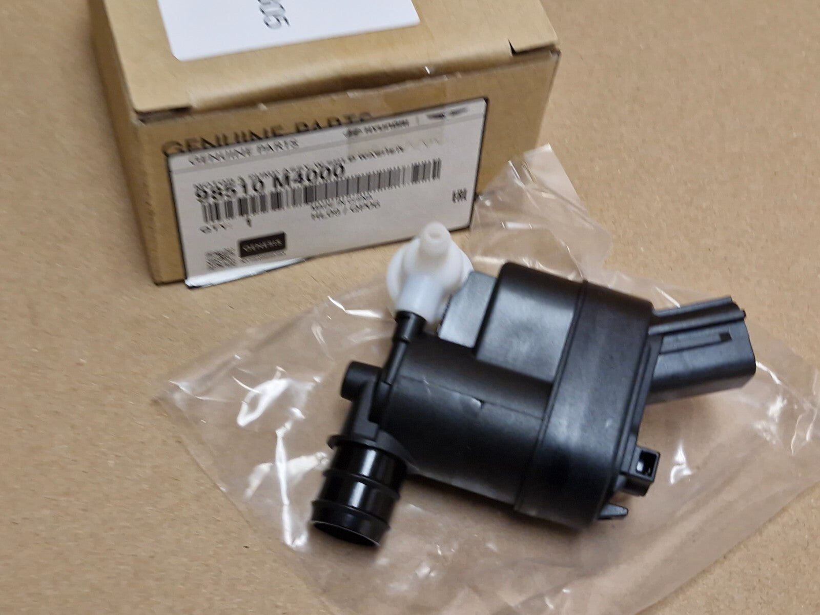 Hyundai i20 Washer Motor and Pump Mk3 2020-on 98510M4000  Genuine NEW OEM