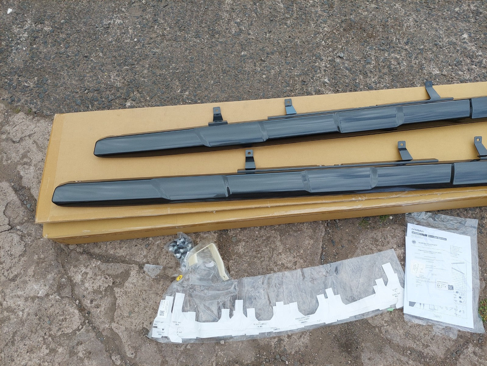 Nissan X-Trail T32 Lower Door Side Styling Plate Set 2017-on KE7606F05A Genuine