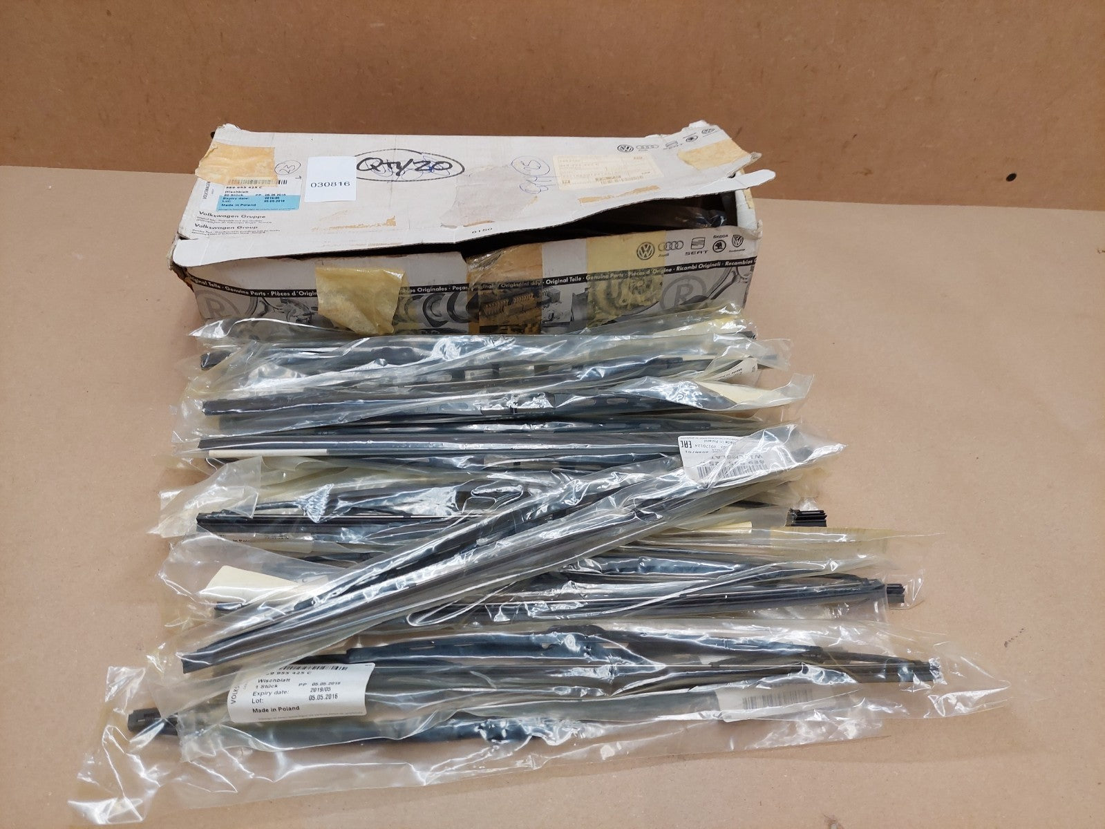 Audi A3 A4 S3 Rear Wiper Blade X23 8E9955425C GENUINE Multipack NEW