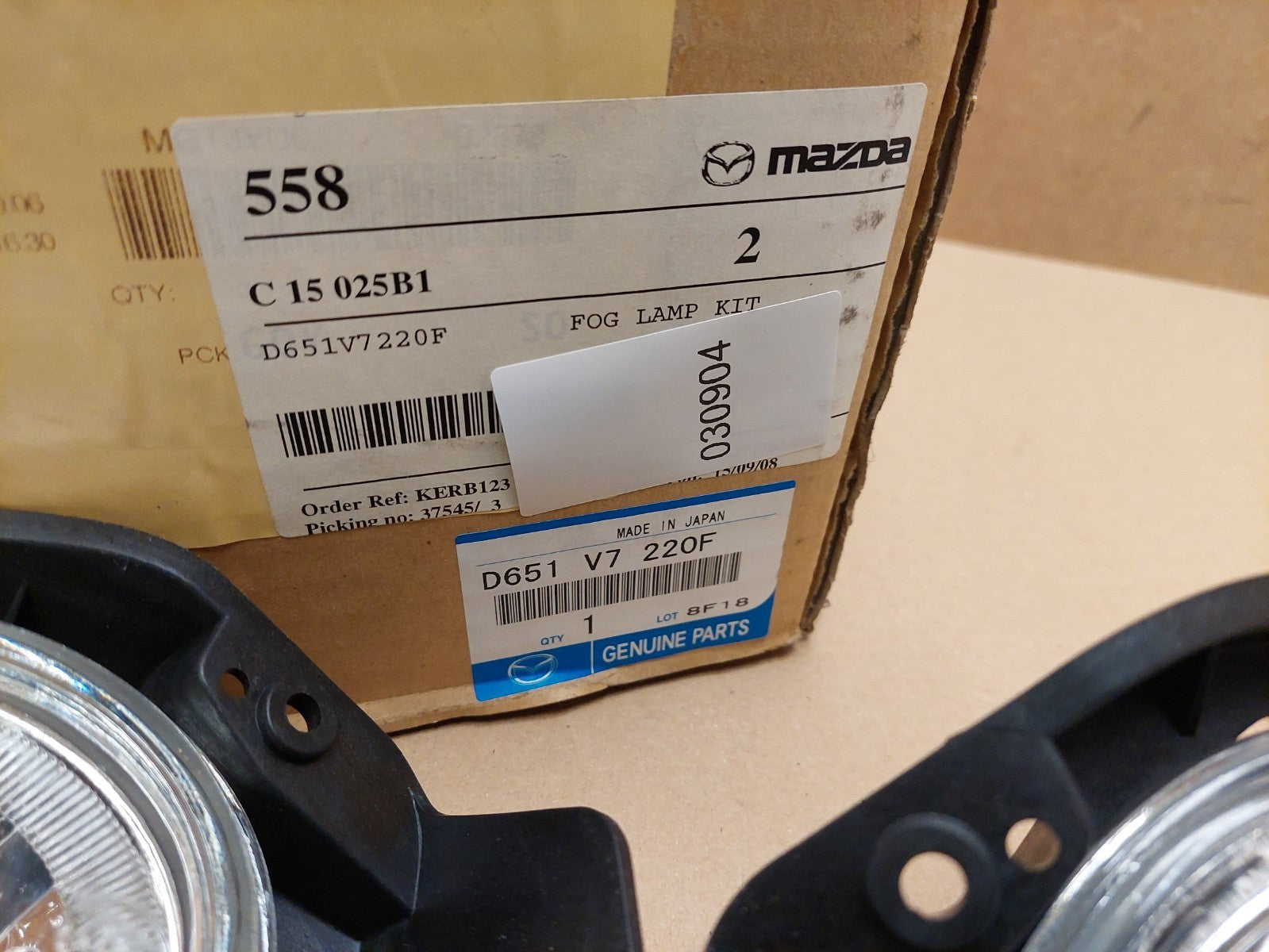 Mazda 2 Fog Lamp Kit Right Left D651-V7-220F D651V7220F Genuine NEW