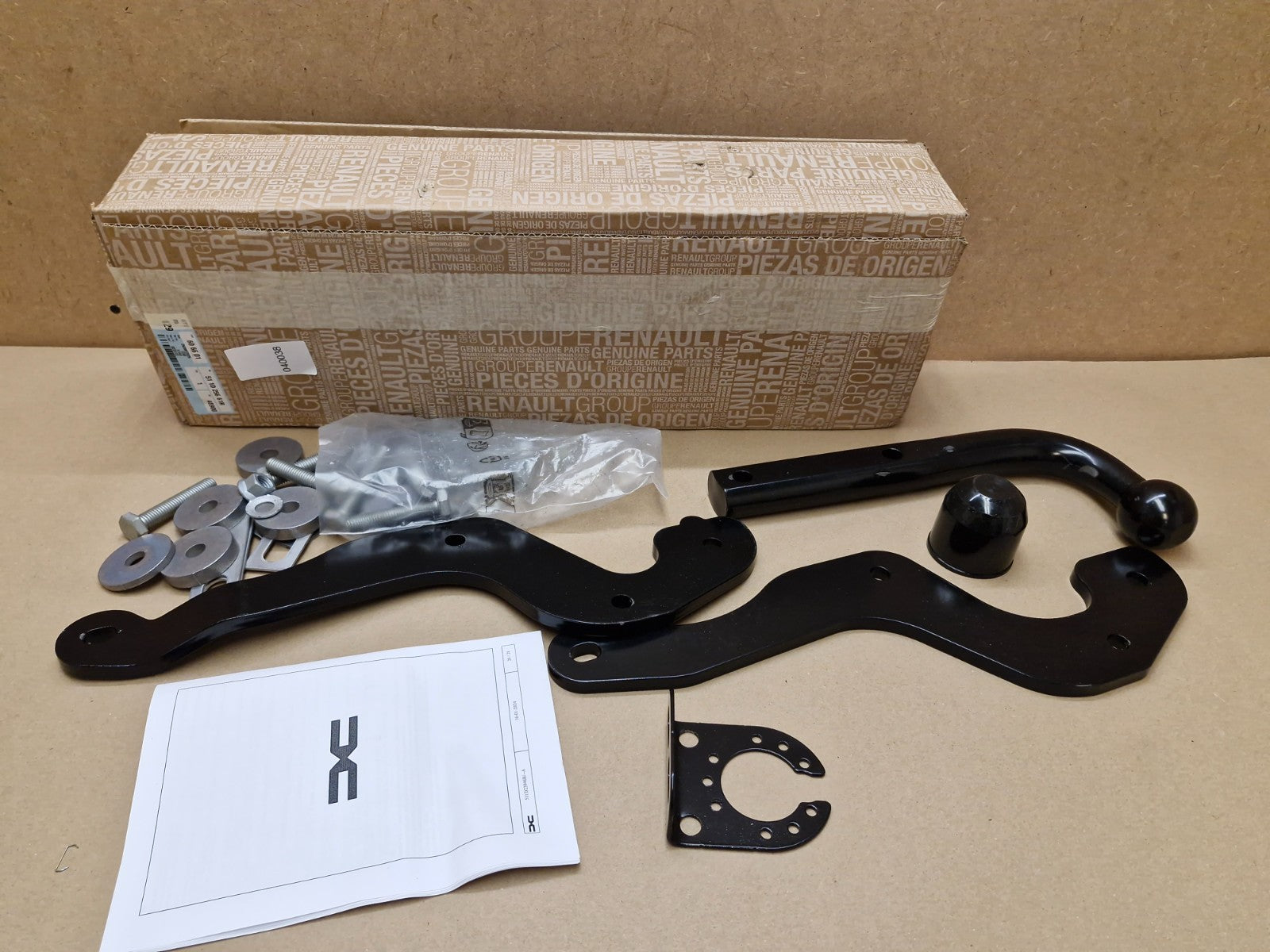 Dacia Genuine Swan Neck Hitch Screw Kit Tow Bar Trailer Coupling Duster MK3