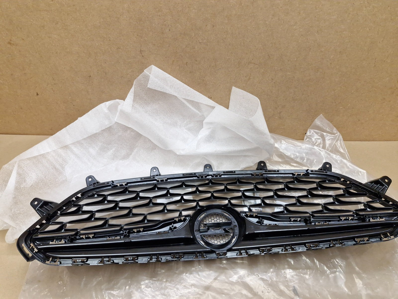 Vauxhall Mokka X Mk2 Front Radiator Grille Black 2016-2019 42698086 Genuine NEW