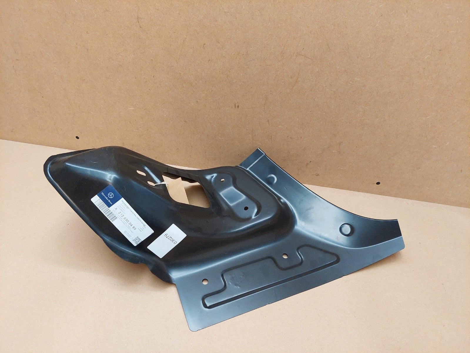 MERCEDES-BENZ E W212 Rear Right Tail Lamp Mount A2126300489 NEW GENUINE