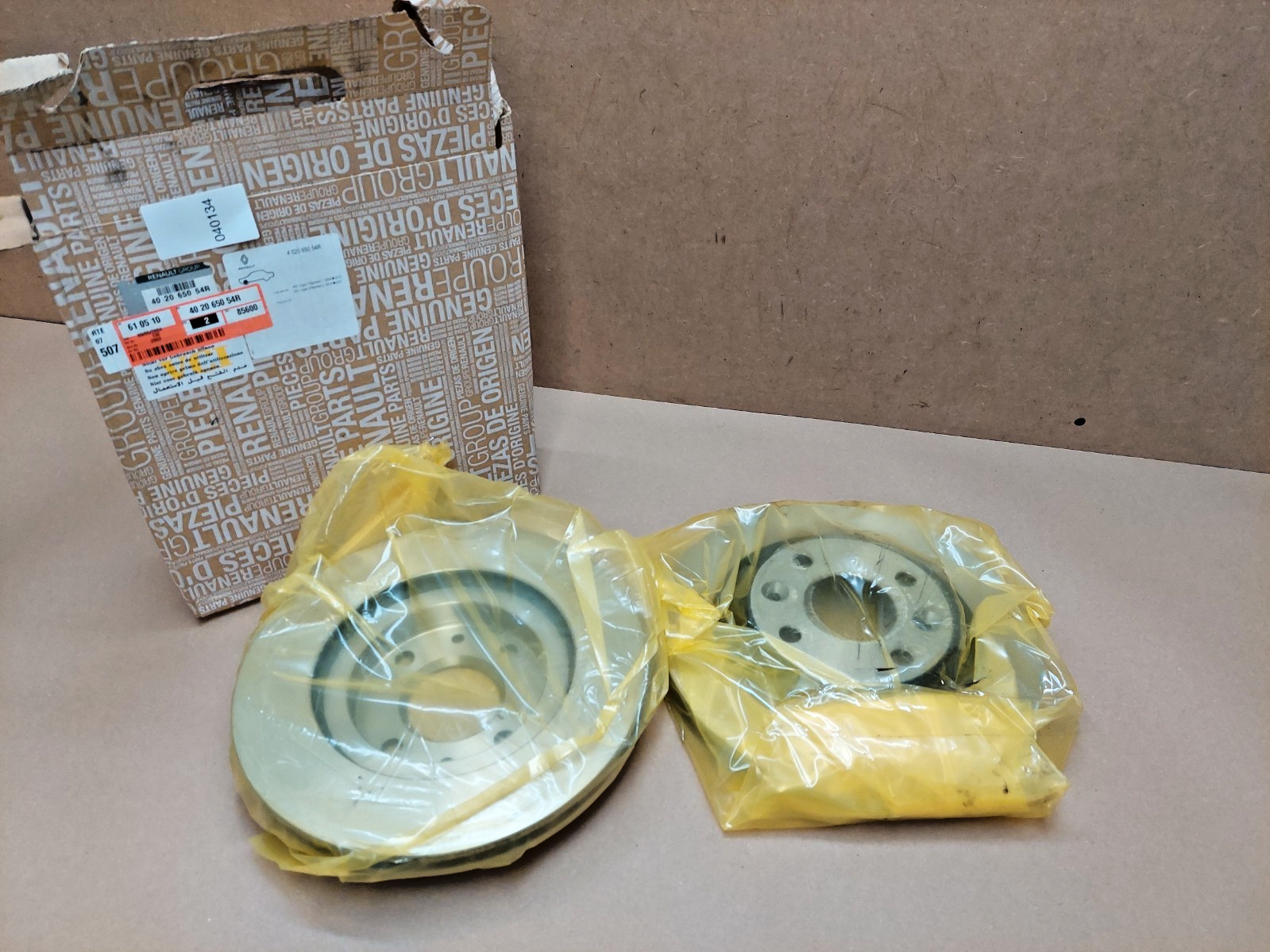 Dacia Logan Sandero Front brake Disc Mk1 Mk2 2013-on 402065054R Genuine