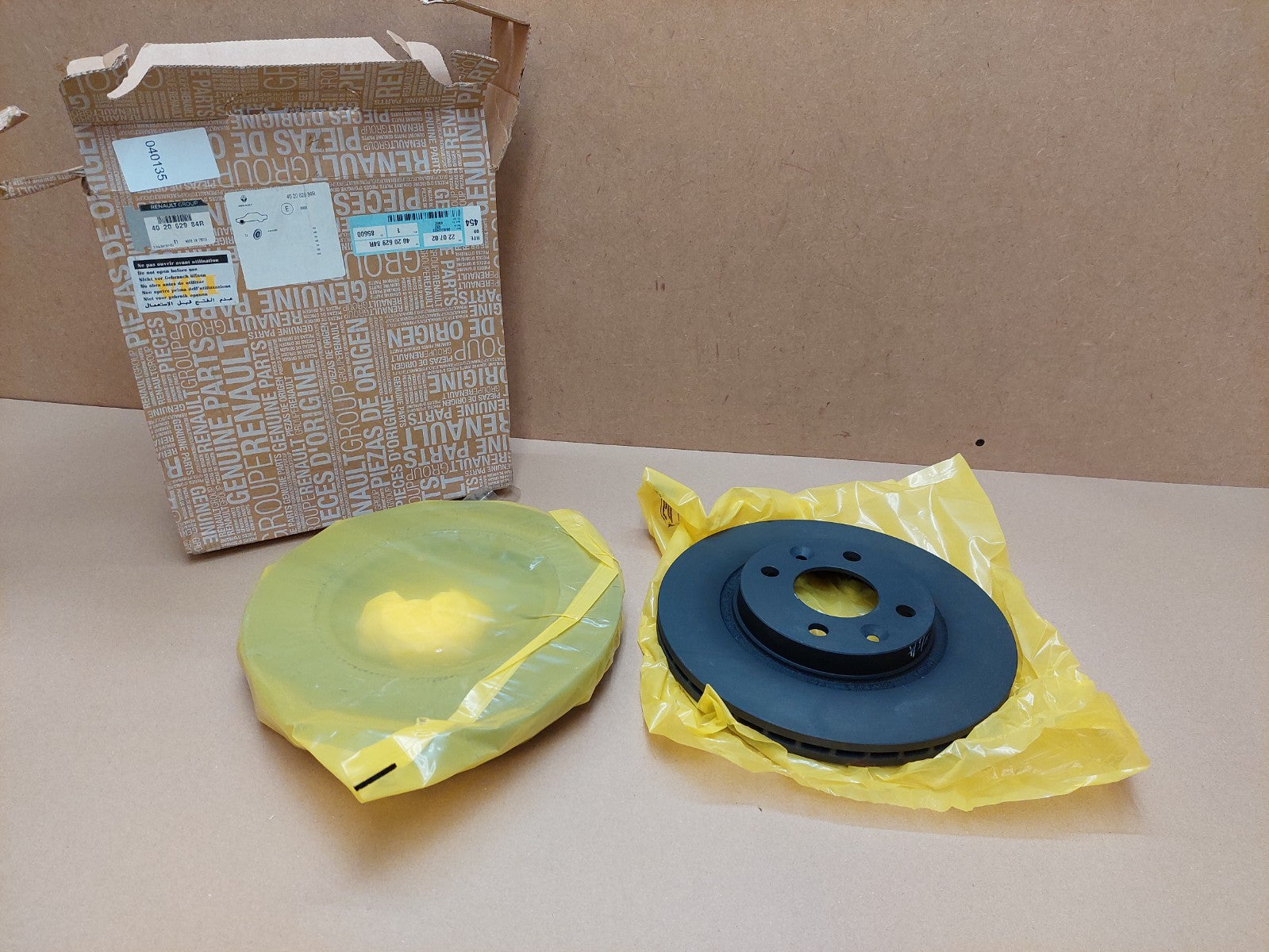 Renault Twingo Mk2 Front Brake Disc 2010-2014 402062984R Genuine NEW