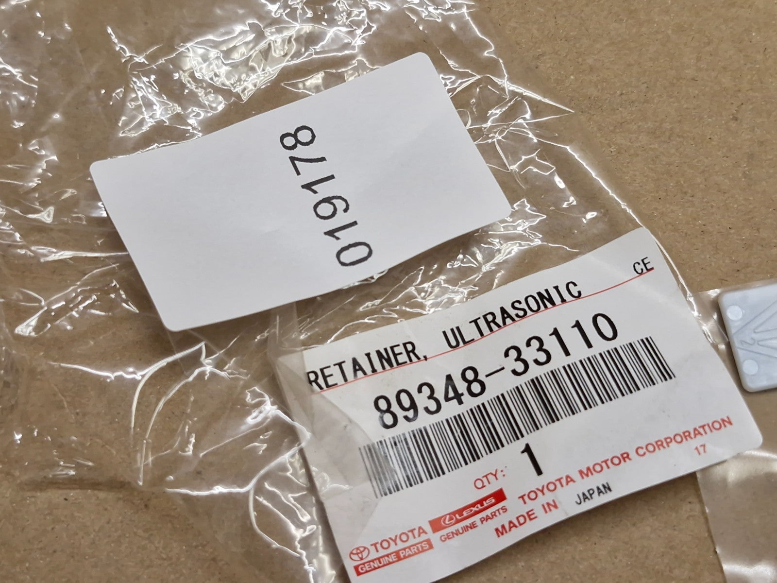 Lexus CT ES GS IS RC  Front Parking Sensor Retainer X4 Set 8934833110 Genuine