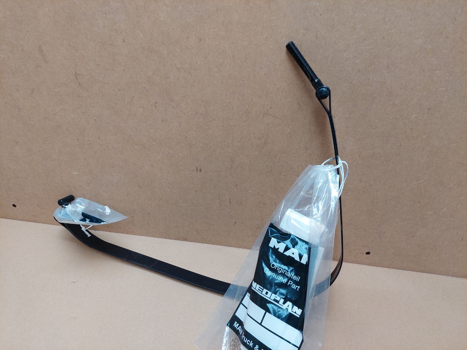 MAN Fastening Strap Pair 81.97460-5360 81974605360 Genuine NEW