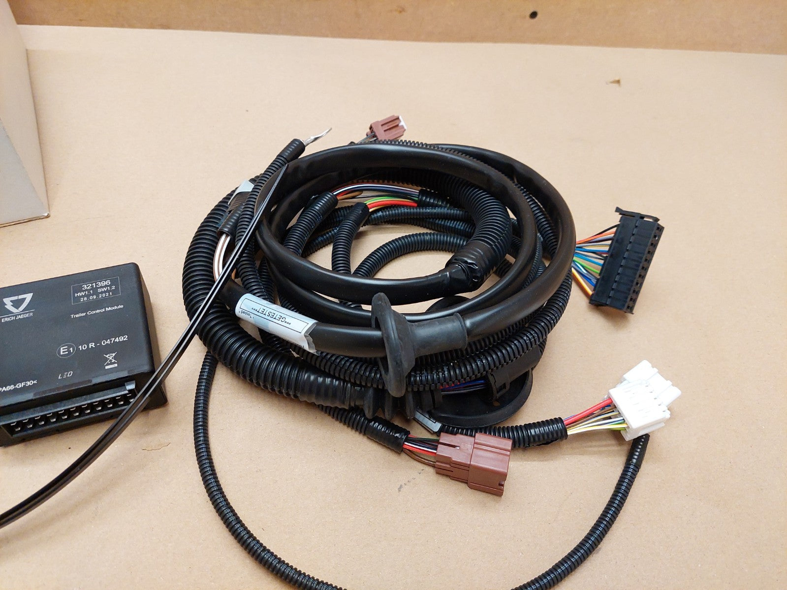 Nissan Ariya 13 Pin TEK Towing Tow Bar Electrics wiring KE5055M012  Genuine