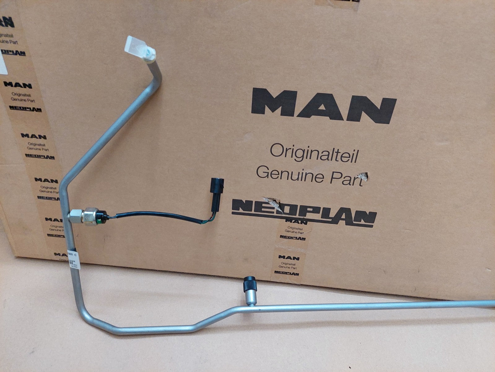 MAN Air Conditioning High Pressure Line 81.61975-0305 Genuine NEW 81619750305