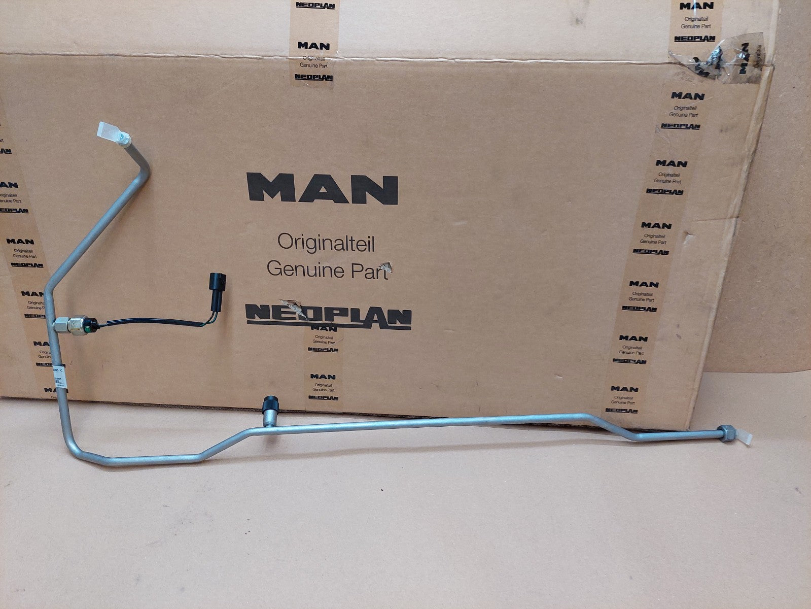 MAN Air Conditioning High Pressure Line 81.61975-0305 Genuine NEW 81619750305