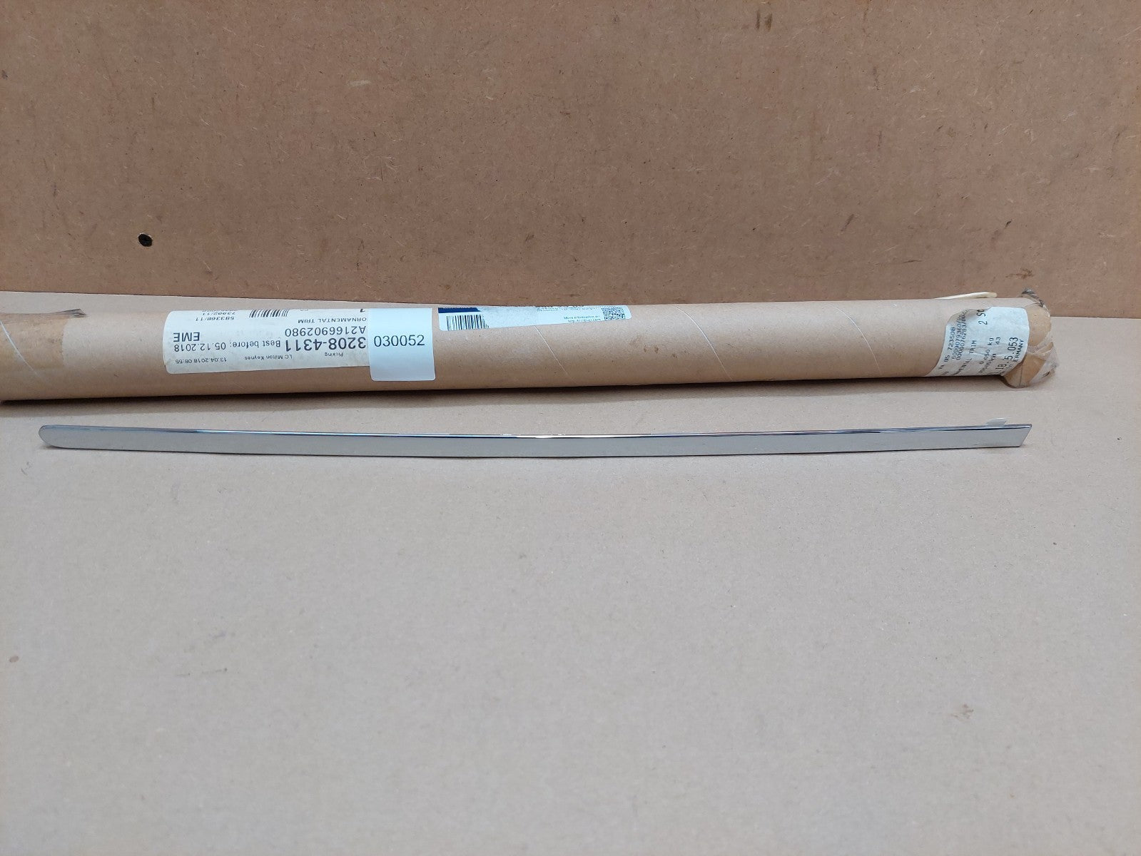 Mercedes CL C219 Rear Left Fender Chrome Moulding A2166902980 Genuine NEW