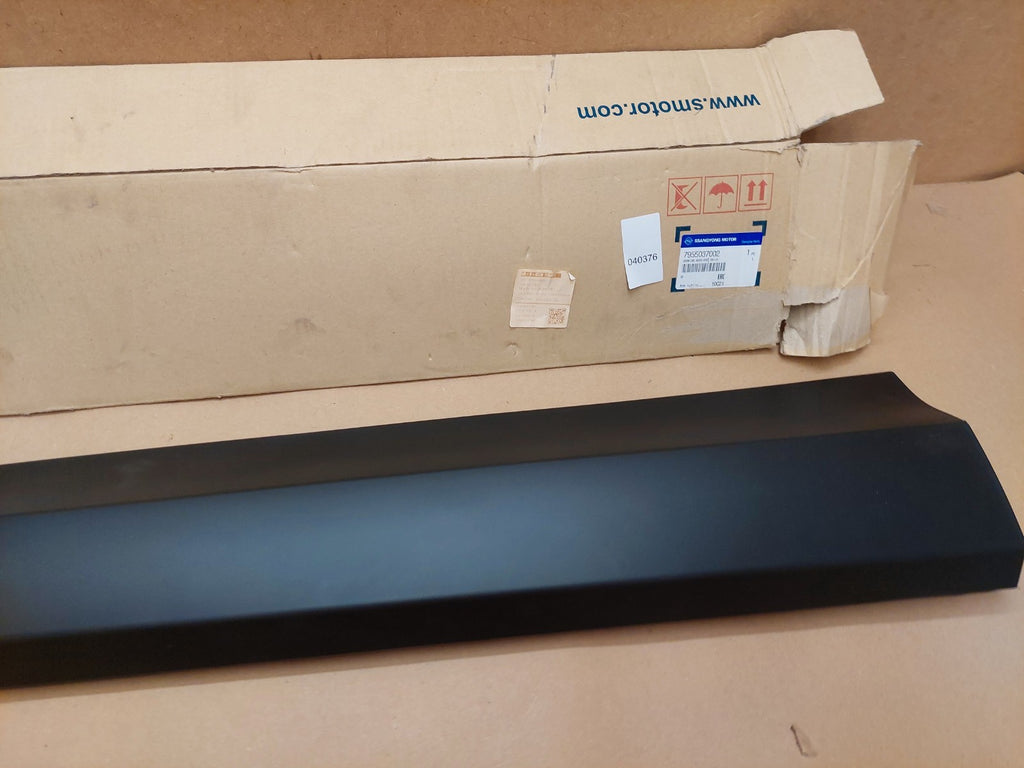 Ssangyong Front Left Door Moulding Trim 7955037002 Genuine NEW
