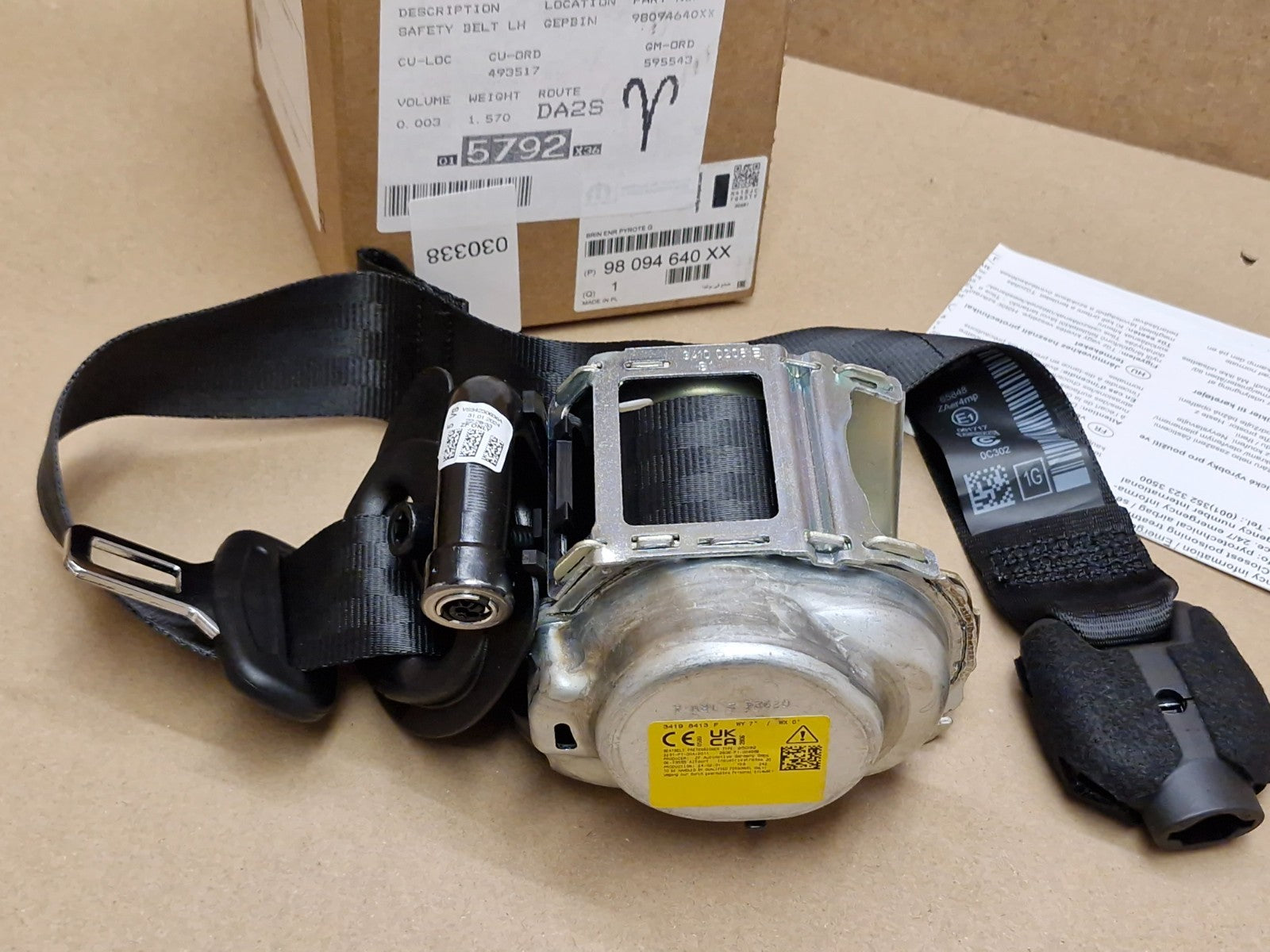 Vauxhall Grandland X Peugeot 3008 5008 Front Left Seatbelt 98094640XX Genuine