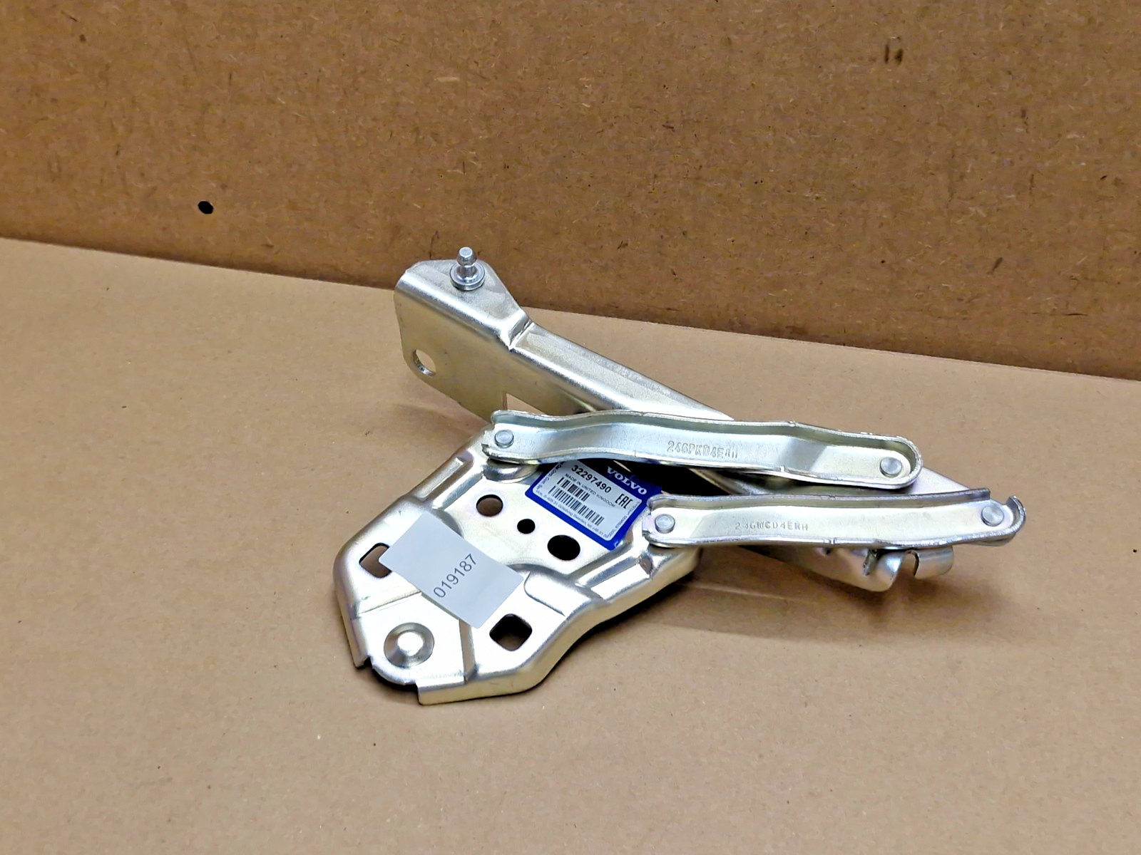 Volvo XC40 Recharge XC40 Front Right Side Bonnet Hinge 19-25 31356753 Genuine